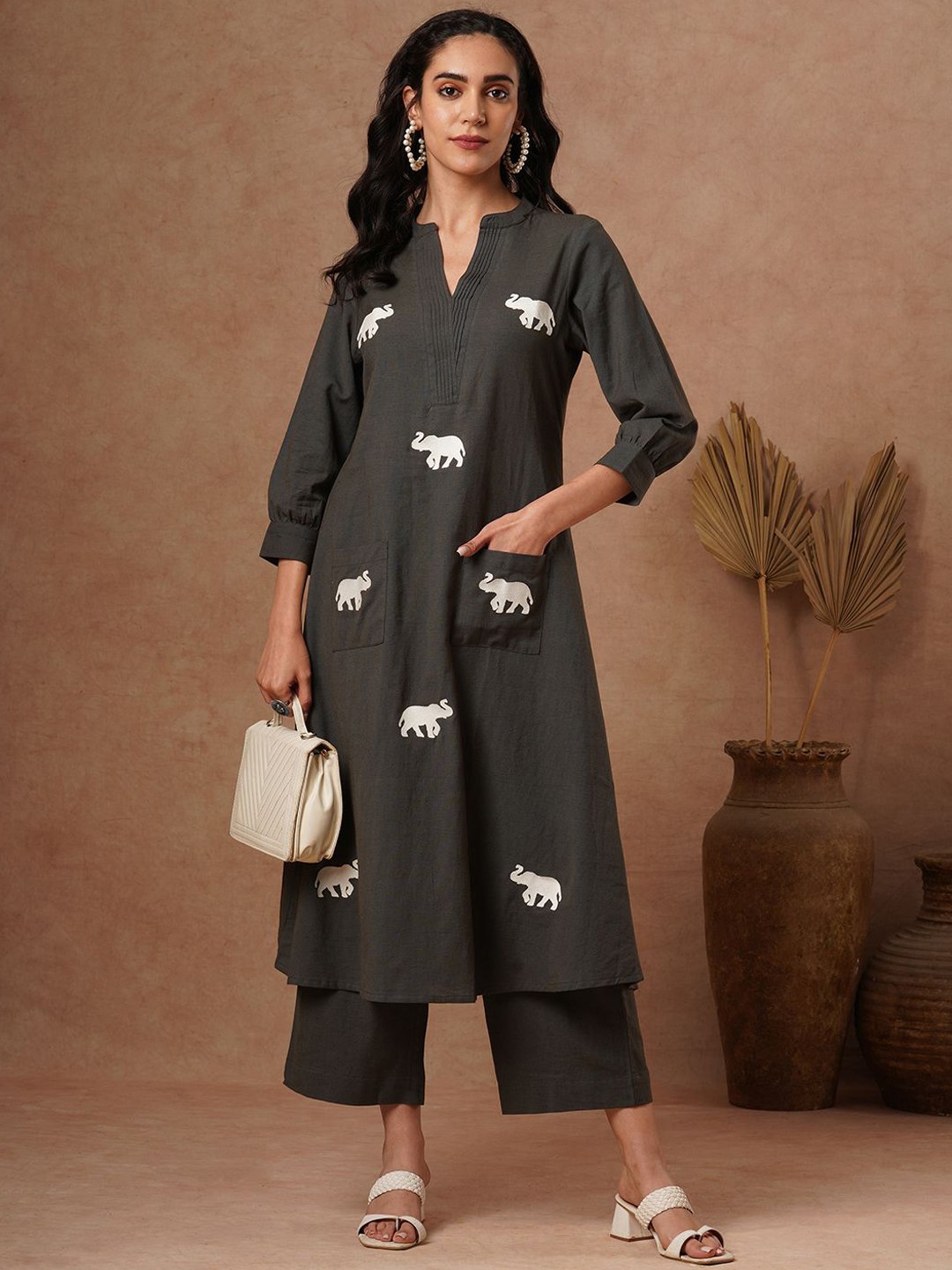 

INDYES Animal Printed Mandarin Collar A-Line Pure Cotton Kurta with Palazzo, Grey