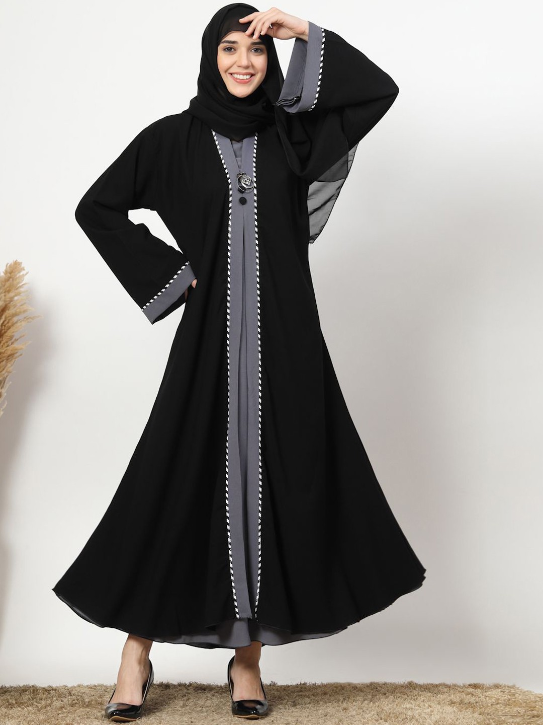 

Klotthe Embellished V-Neck Long Sleeves Abaya With Scarf, Black