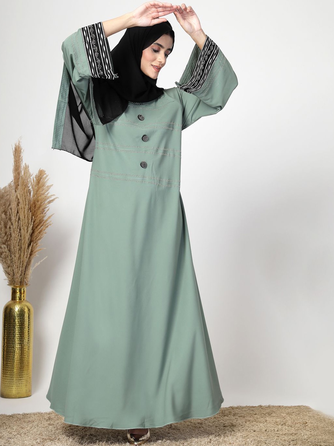 

KLOTTHE Embellished Round Neck Long Sleeves Abaya With Scarf, Green