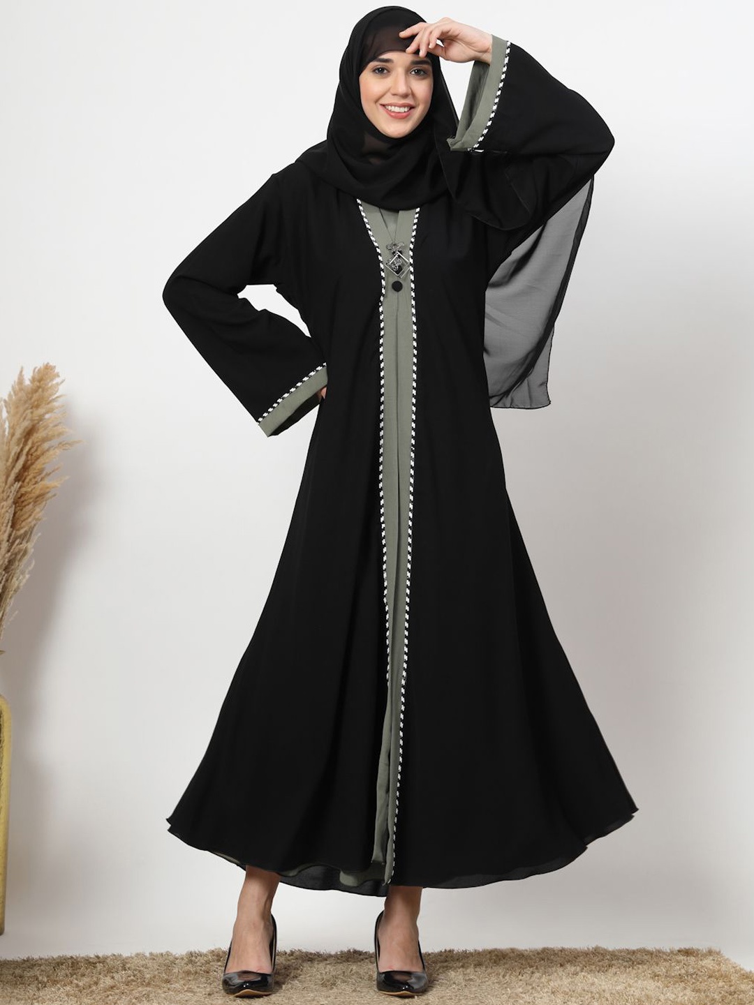 

KLOTTHE Embellished V-Neck Long Sleeves Abaya With Scarf, Black