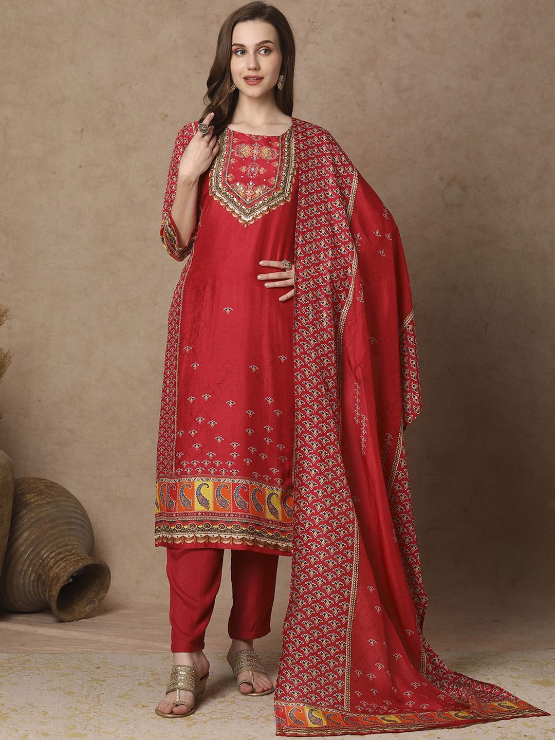 

FASHOR Ethnic Motifs Printed Screen Printed Straight Kurta with Trousers & With Dupatta, Pink