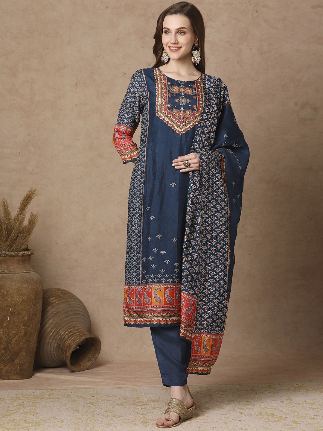 

FASHOR Ethnic Motifs Printed Screen Printed Straight Kurta with Trousers & With Dupatta, Teal