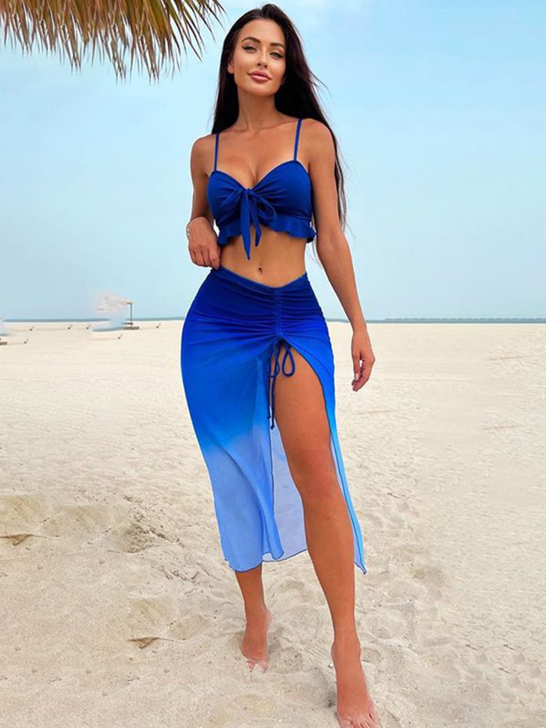 

Plus Curvves Bikini Set With Front Knot Detail And Mesh Cover Up, Blue