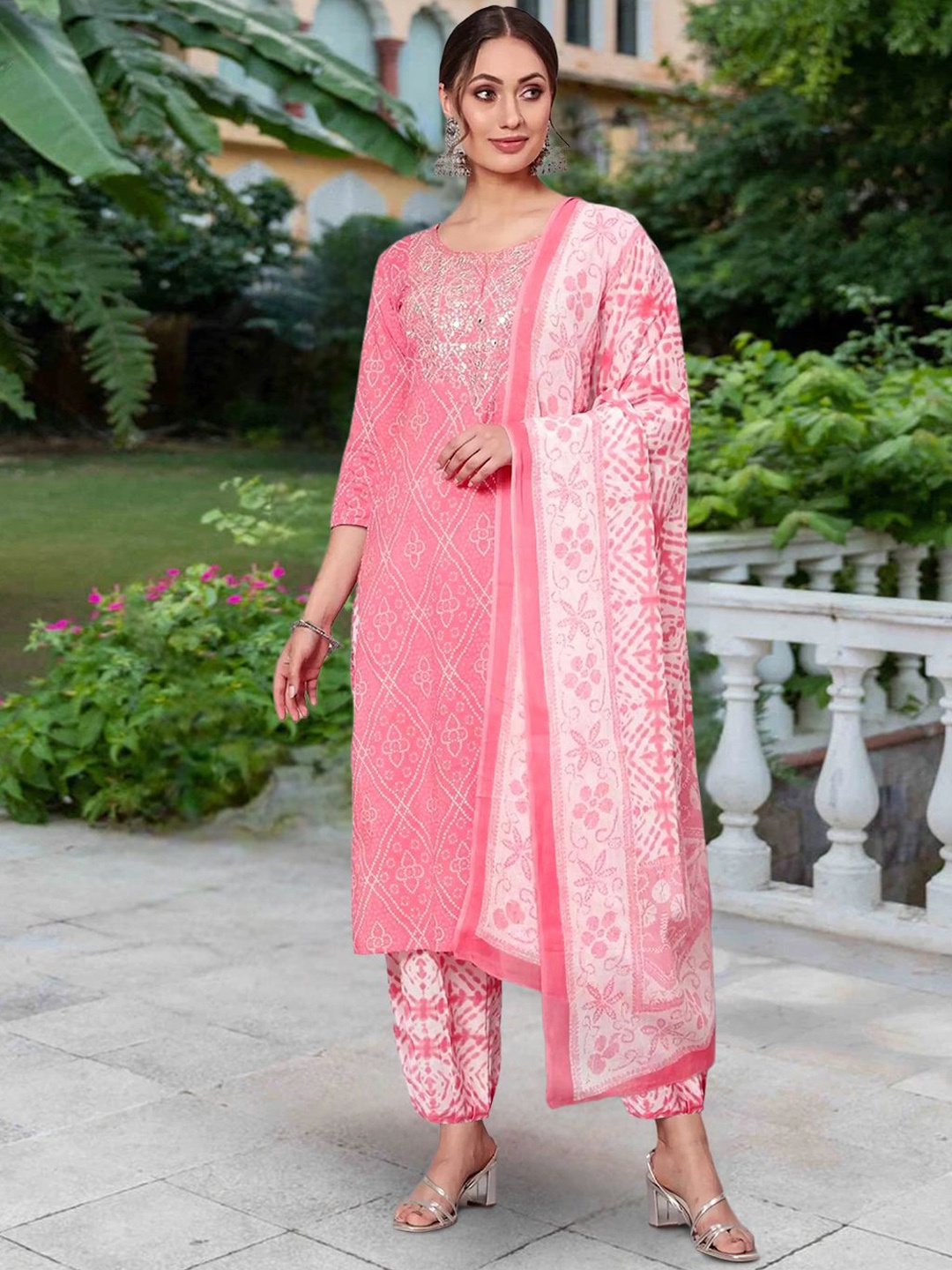 

7Threads Ethnic Motifs Printed Sequinned Straight Kurta With Salwar And Dupatta, Pink