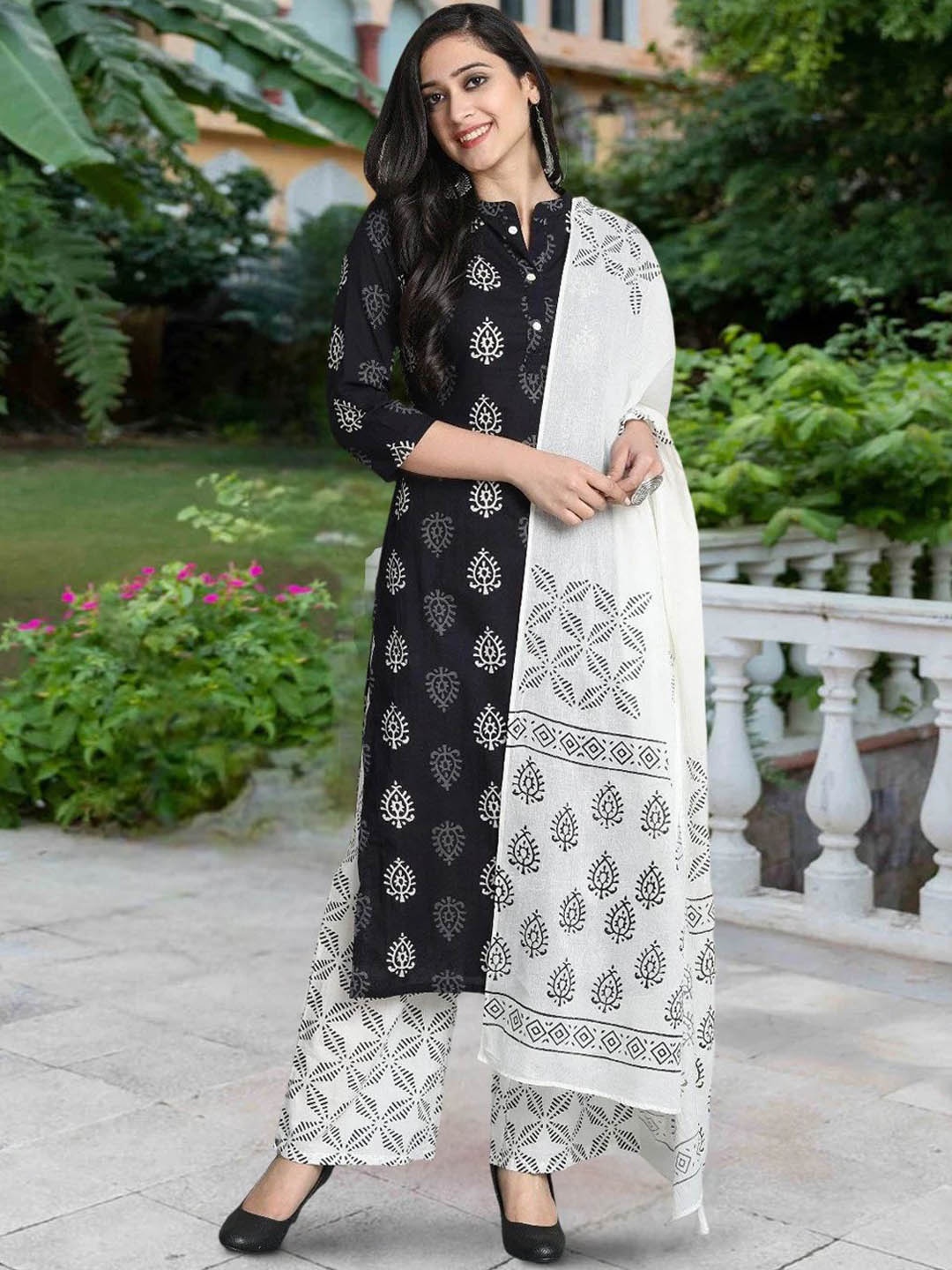 

7Threads Ethnic Motifs Printed Mandarin Collar Straight Kurta with Trousers And Dupatta, Black