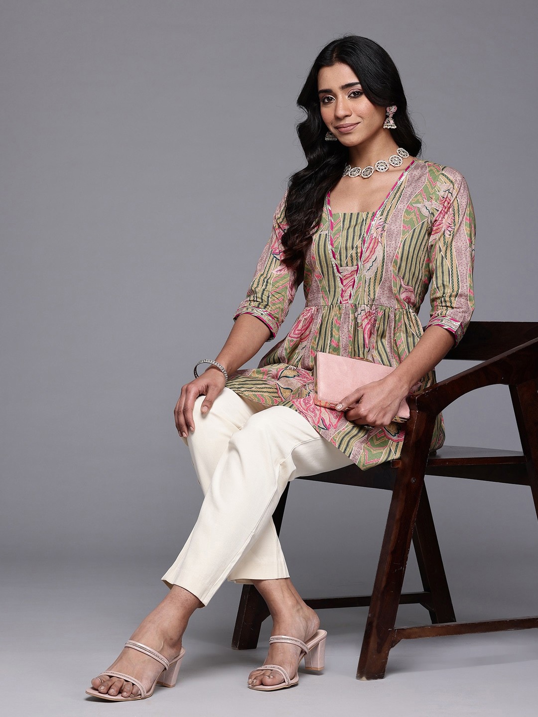 

Ahalyaa Square Neck Printed Pure Cotton Tunic, Olive