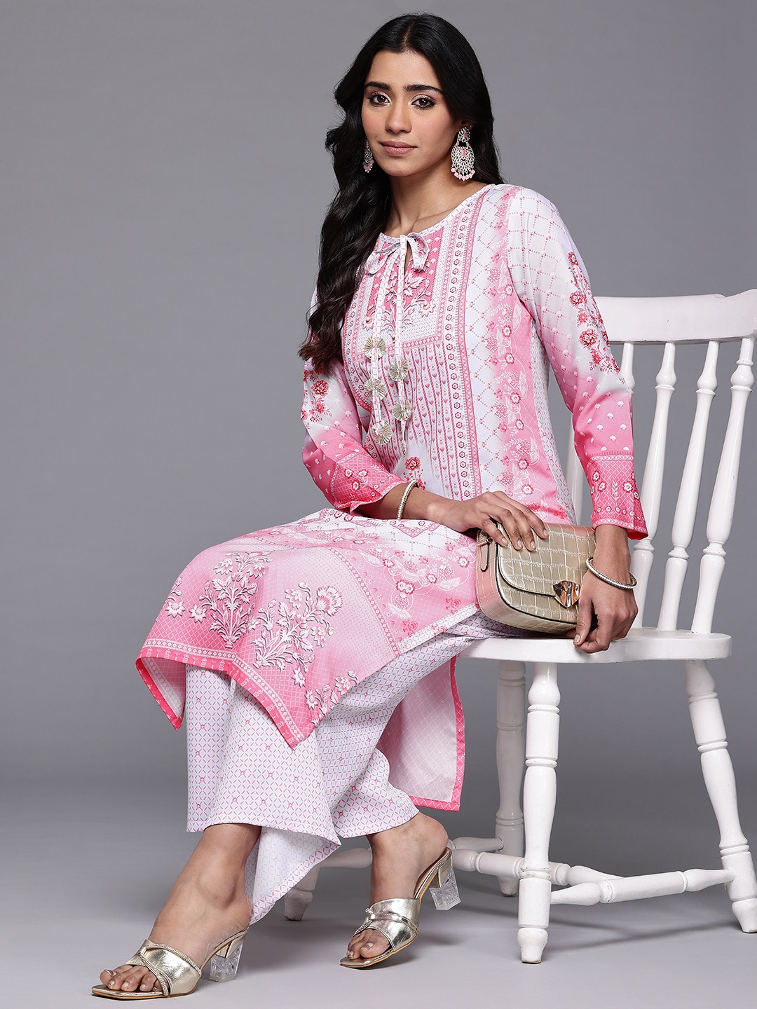 

Ahalyaa Floral Printed Regular Gotta Patti Kurta with Palazzos, Pink