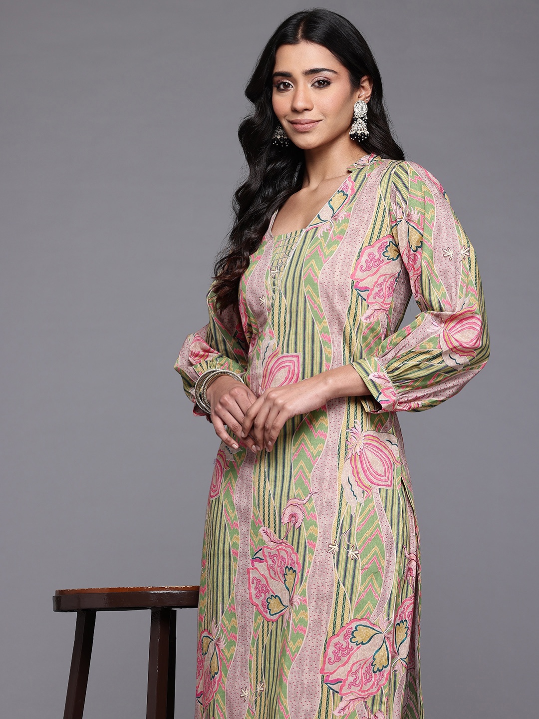 

Ahalyaa Floral Printed Gotta Patti Pure Cotton Kurta with Trousers, Green