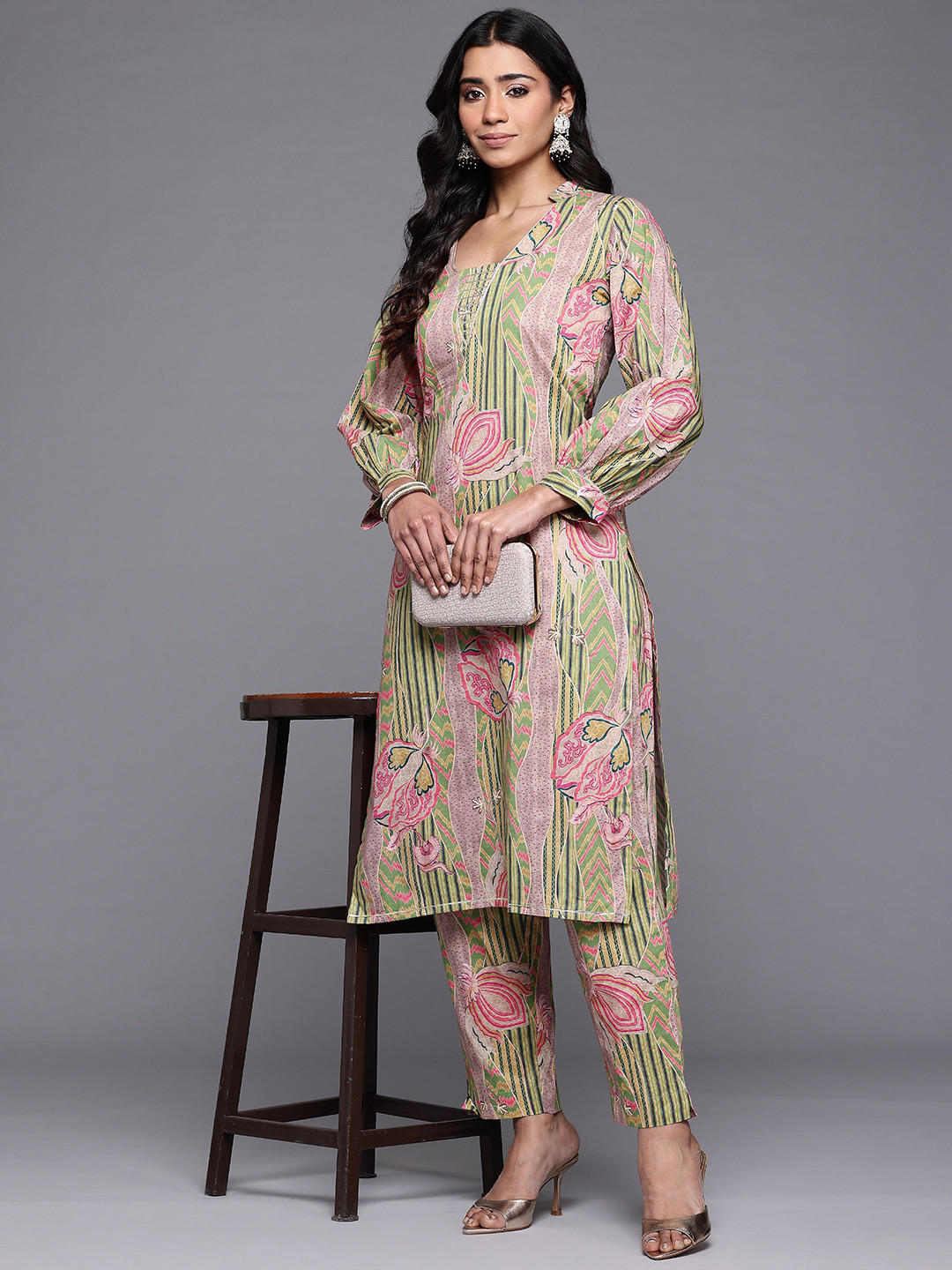 

Ahalyaa Floral Printed Gotta Patti Pure Cotton Kurta with Trousers, Green