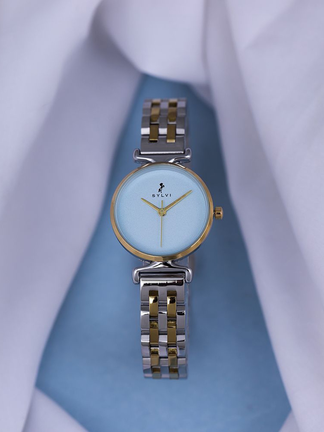 

Sylvi Women Patterned Analogue Multi Function Watch VLTS-SB-gold-silver, White