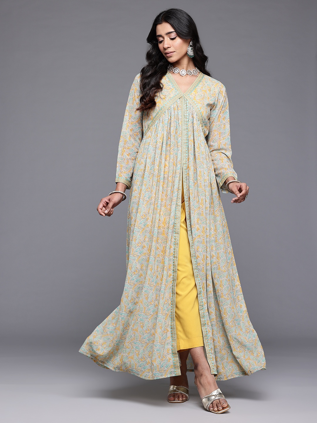 

Ahalyaa Paisley Printed High Slit Kurta with Trousers, Mustard