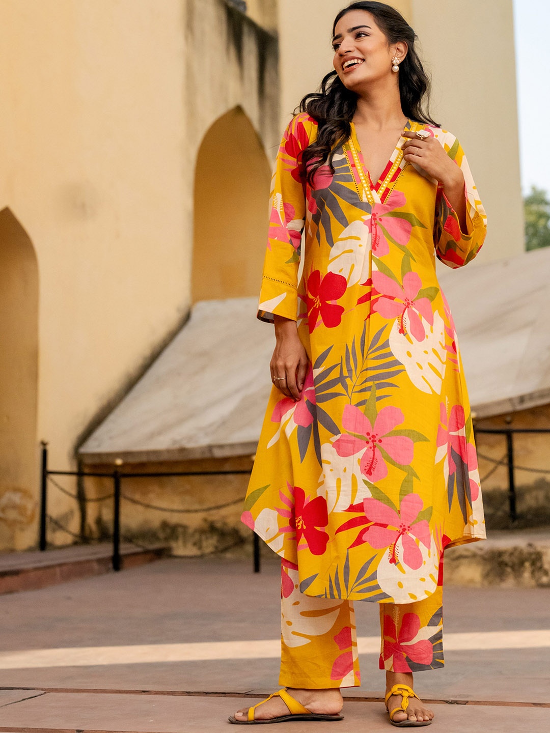 

INDYES Floral Printed V-Neck Pure Cotton A-Line Kurta With Trouser, Yellow