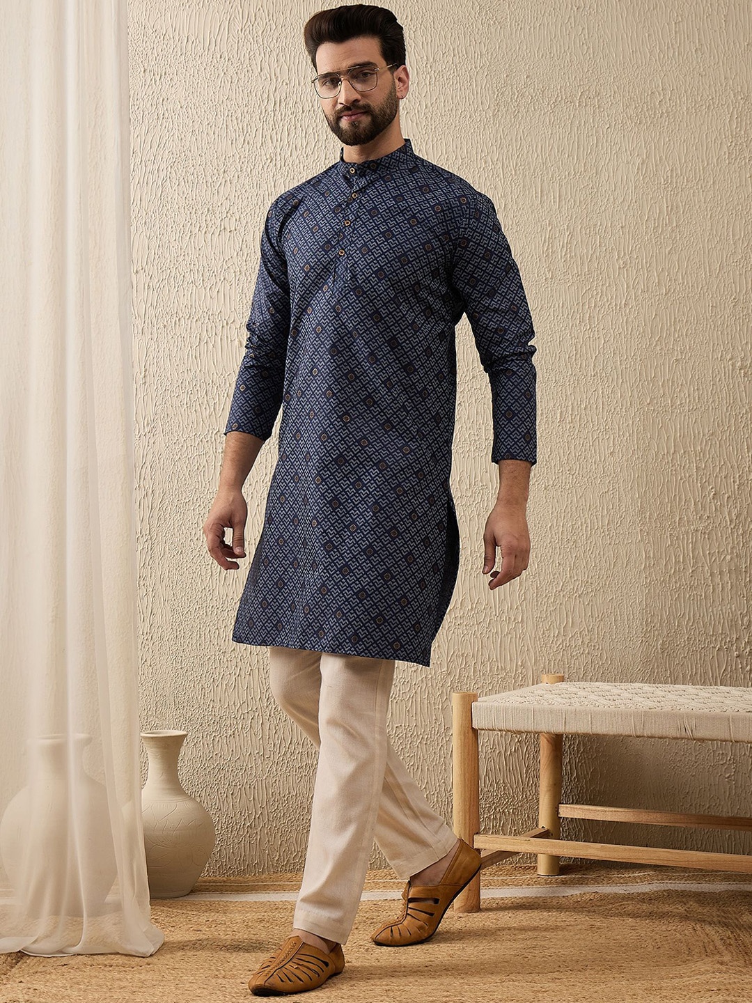 

Anouk Navy Blue Ethnic Motifs Woven Design Mandarin Collar Long Sleeves Straight Kurta