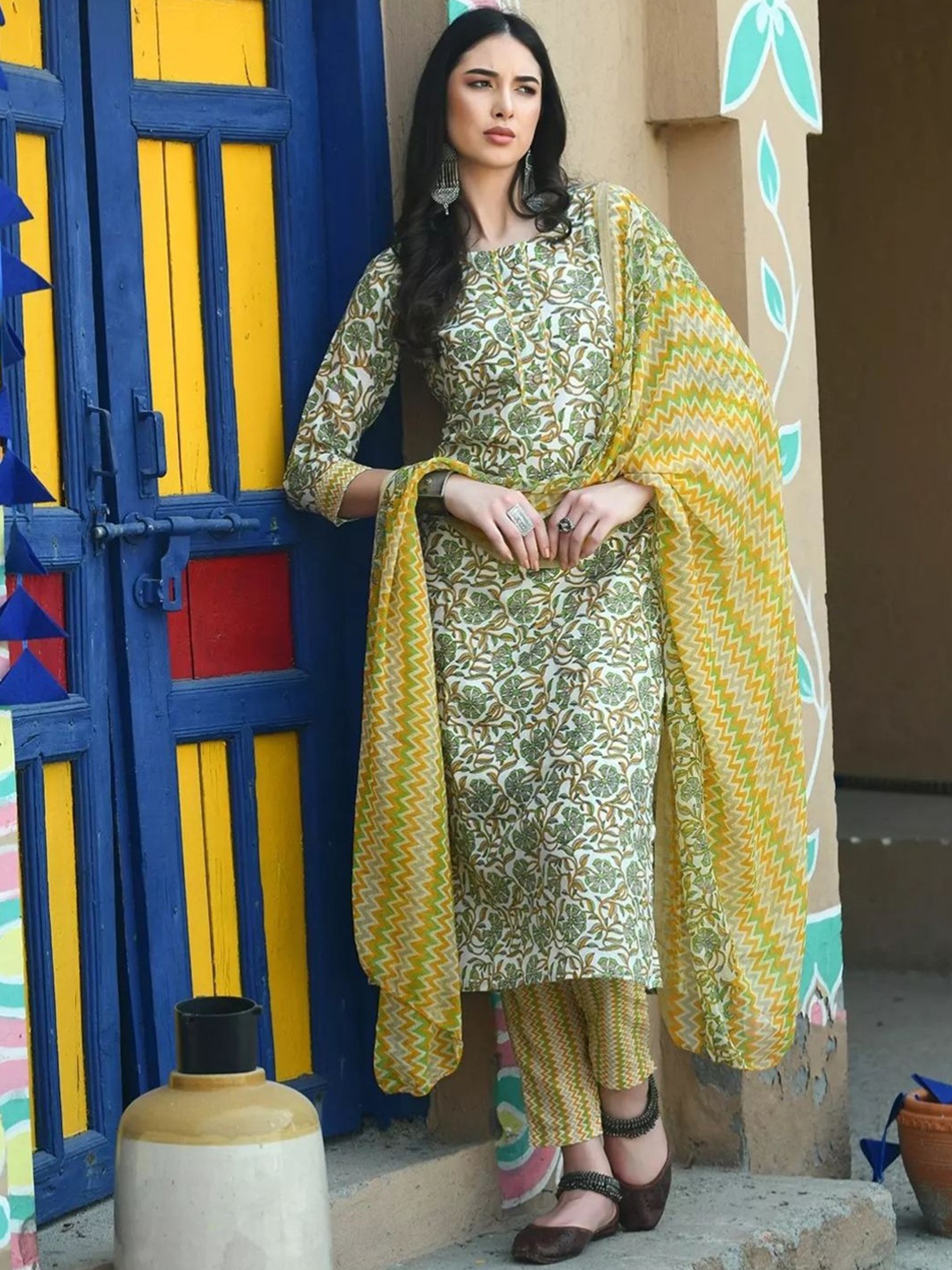 

Vestimento Floral Printed Round Neck Straight Kurta With Trousers And Dupatta, Green