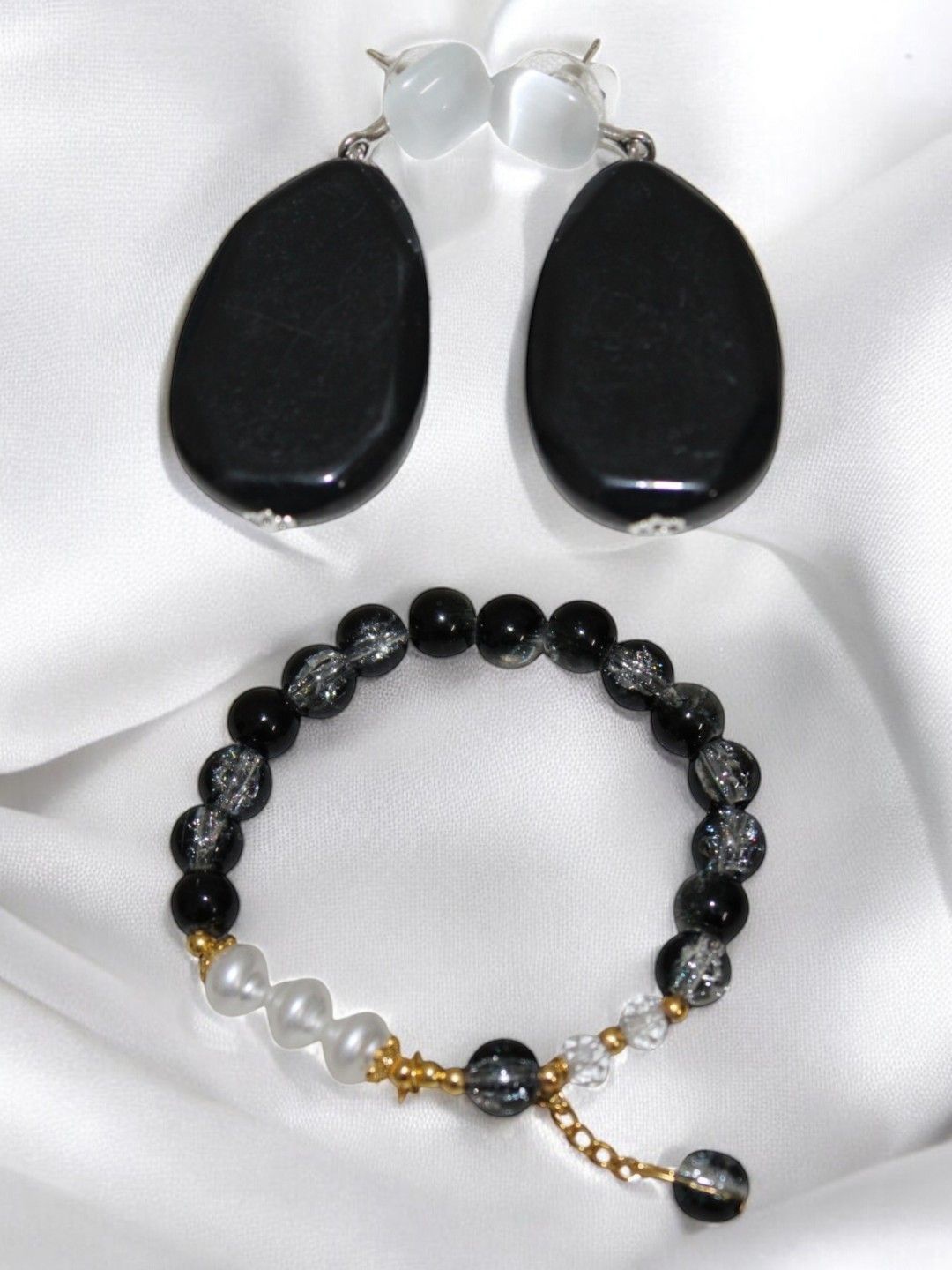 

Jolly Faces Stone Studded & Beaded Earrings & Bracelet Set, Gold