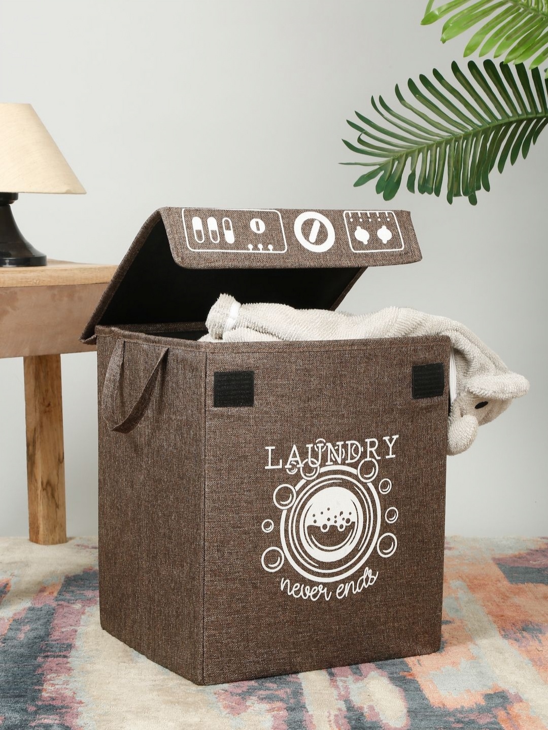 

SOKNACK Brown & White Printed Jute Foldable Laundry Bag