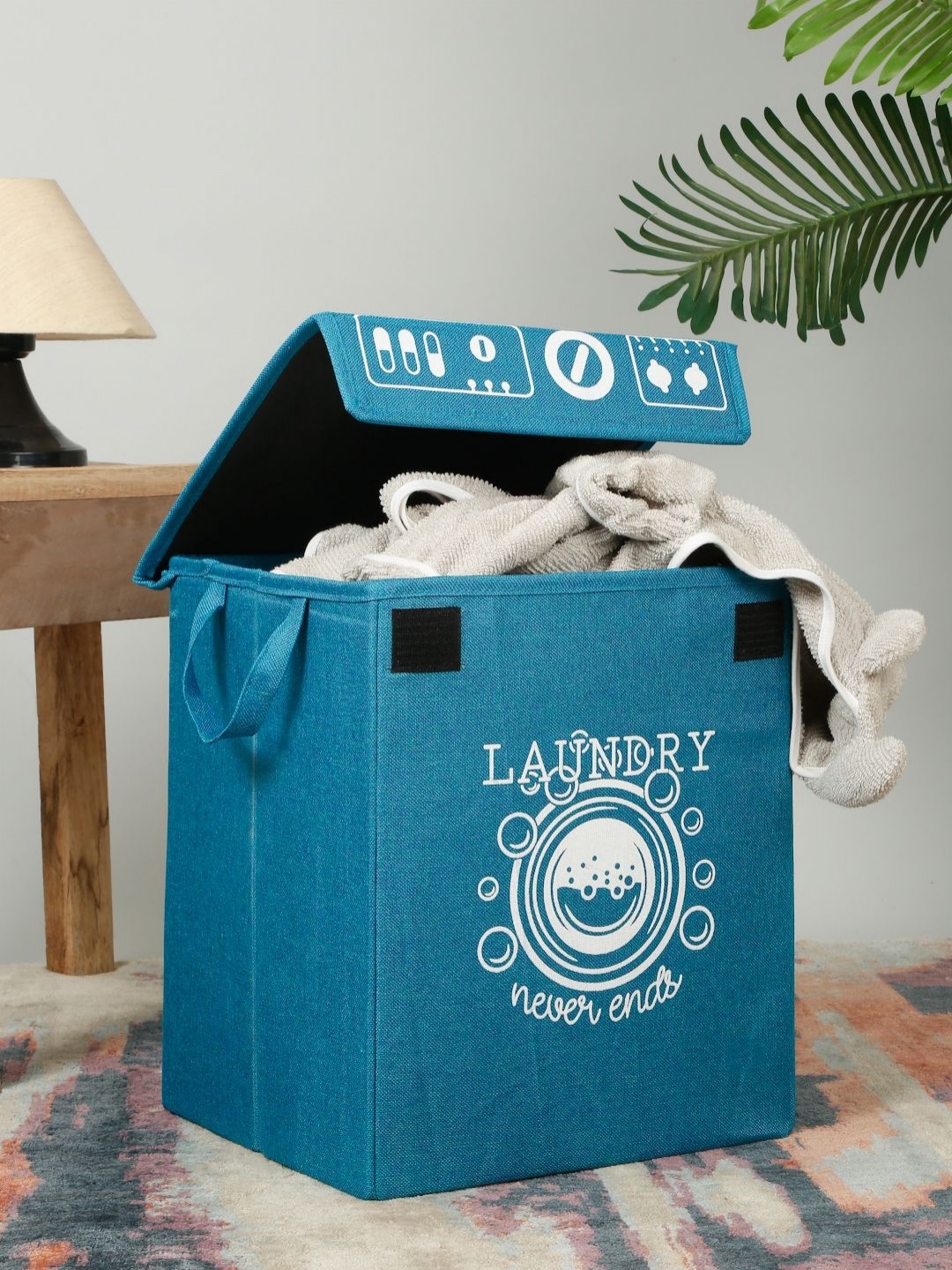 

SOKNACK Blue & White Printed Jute Foldable Laundry Bag