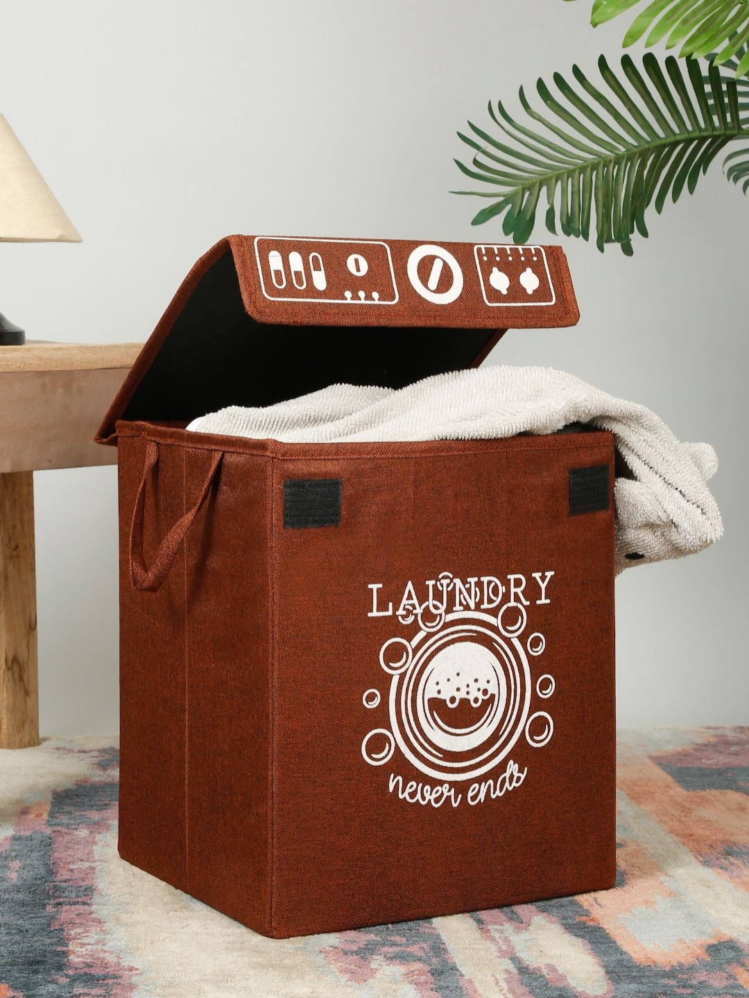 

SOKNACK Rust-Color & White Printed Jute Foldable Laundry Bag