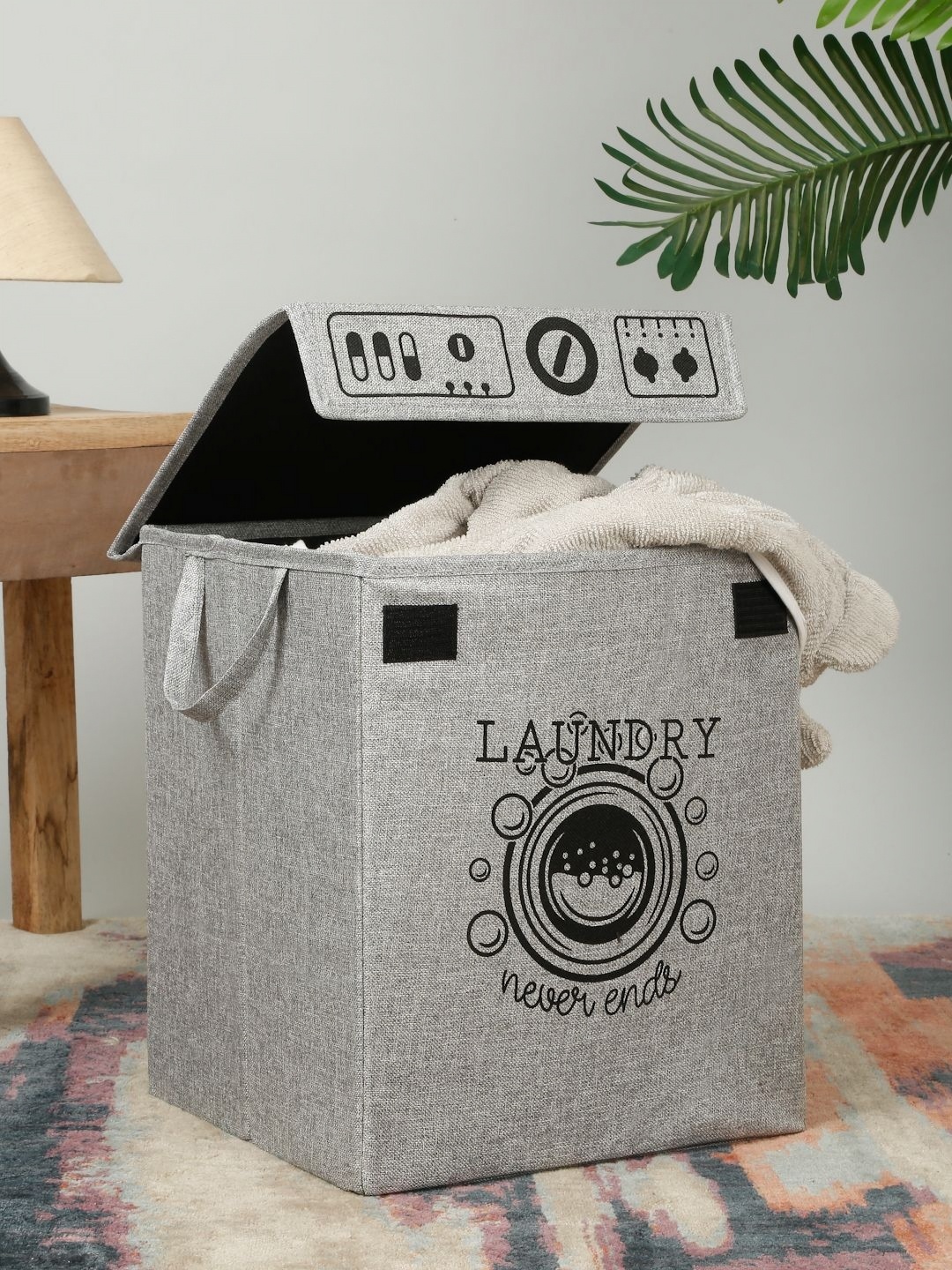 

SOKNACK Grey & Black Printed Jute Foldable Laundry Bag