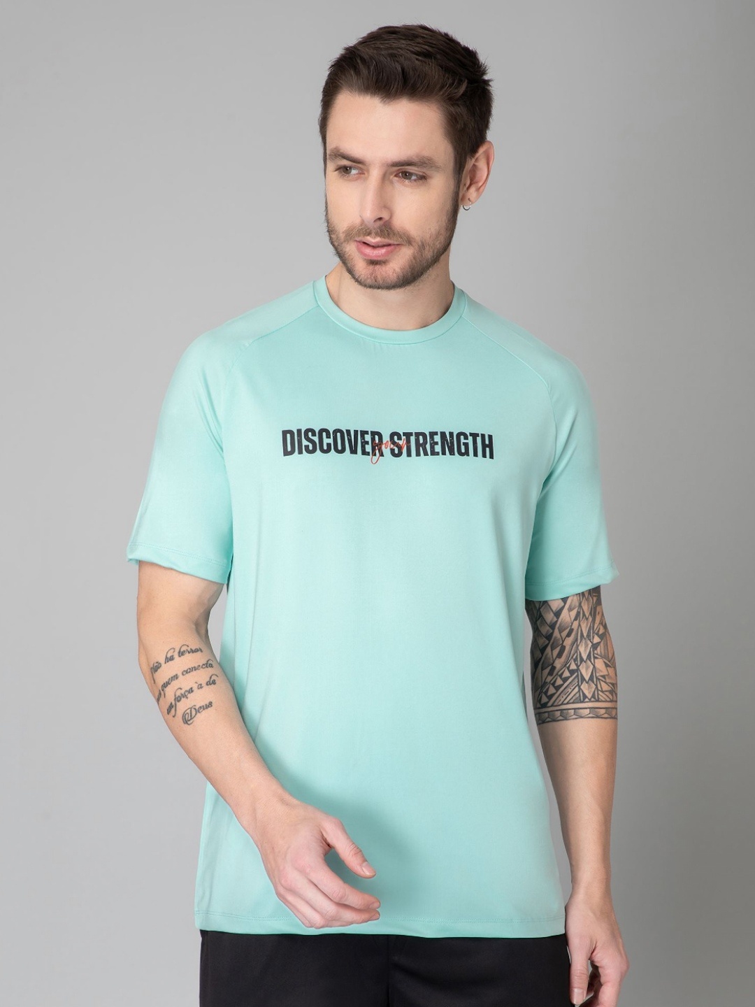 

TURNFIT Men Typography Printed Moisture Wicking Pockets T-shirt, Blue