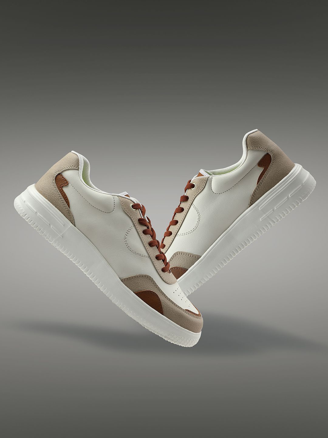 

Liberty Men Colourblocked Sneakers, Brown