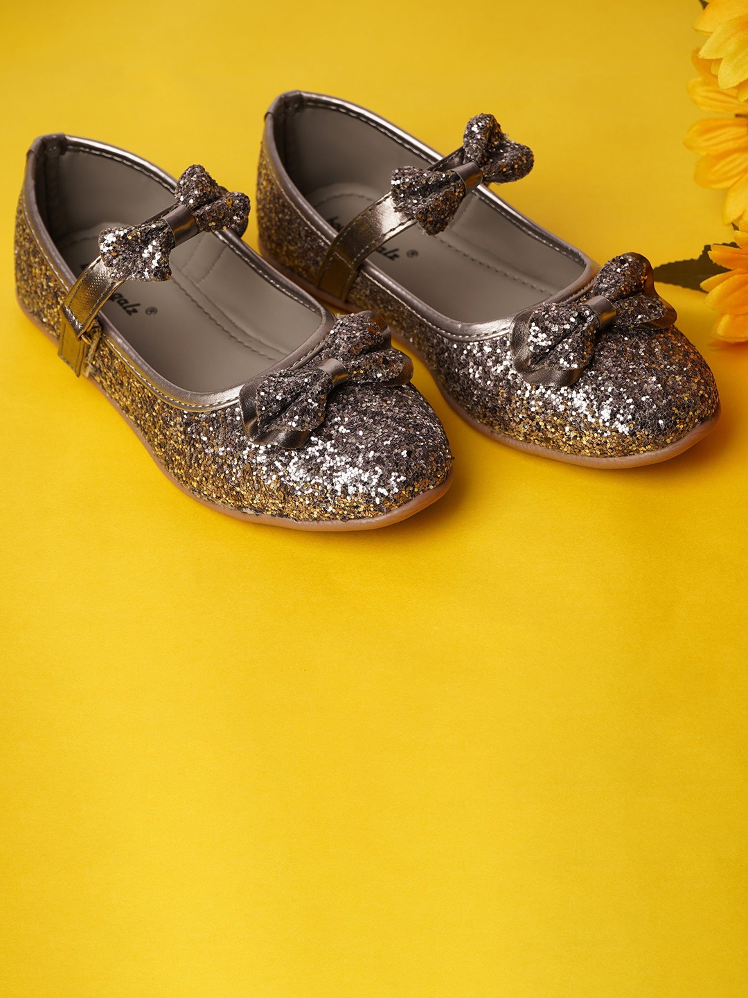 

BOYZ N GALZ Girls Embellished Ballerinas, Silver