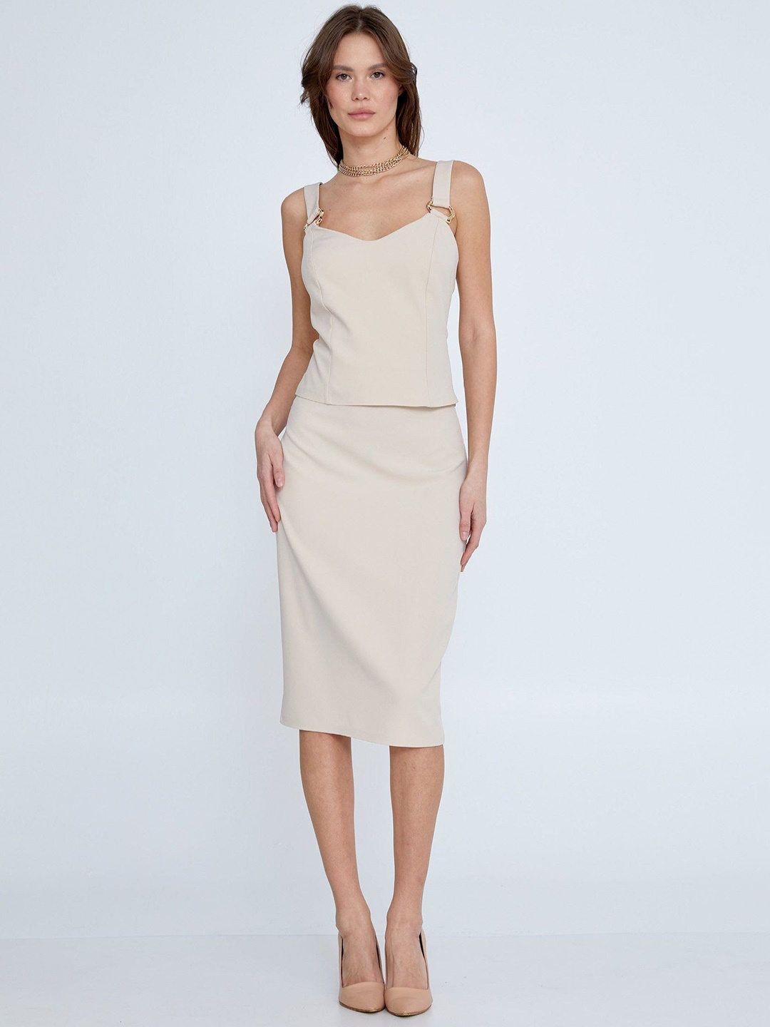 

Fashion Gaiia Shoulder Straps Top With Skirt, Beige
