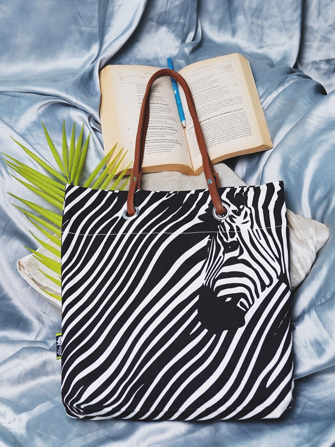 

Kanvas Katha Abstract Printed Shopper Tote Bag, White