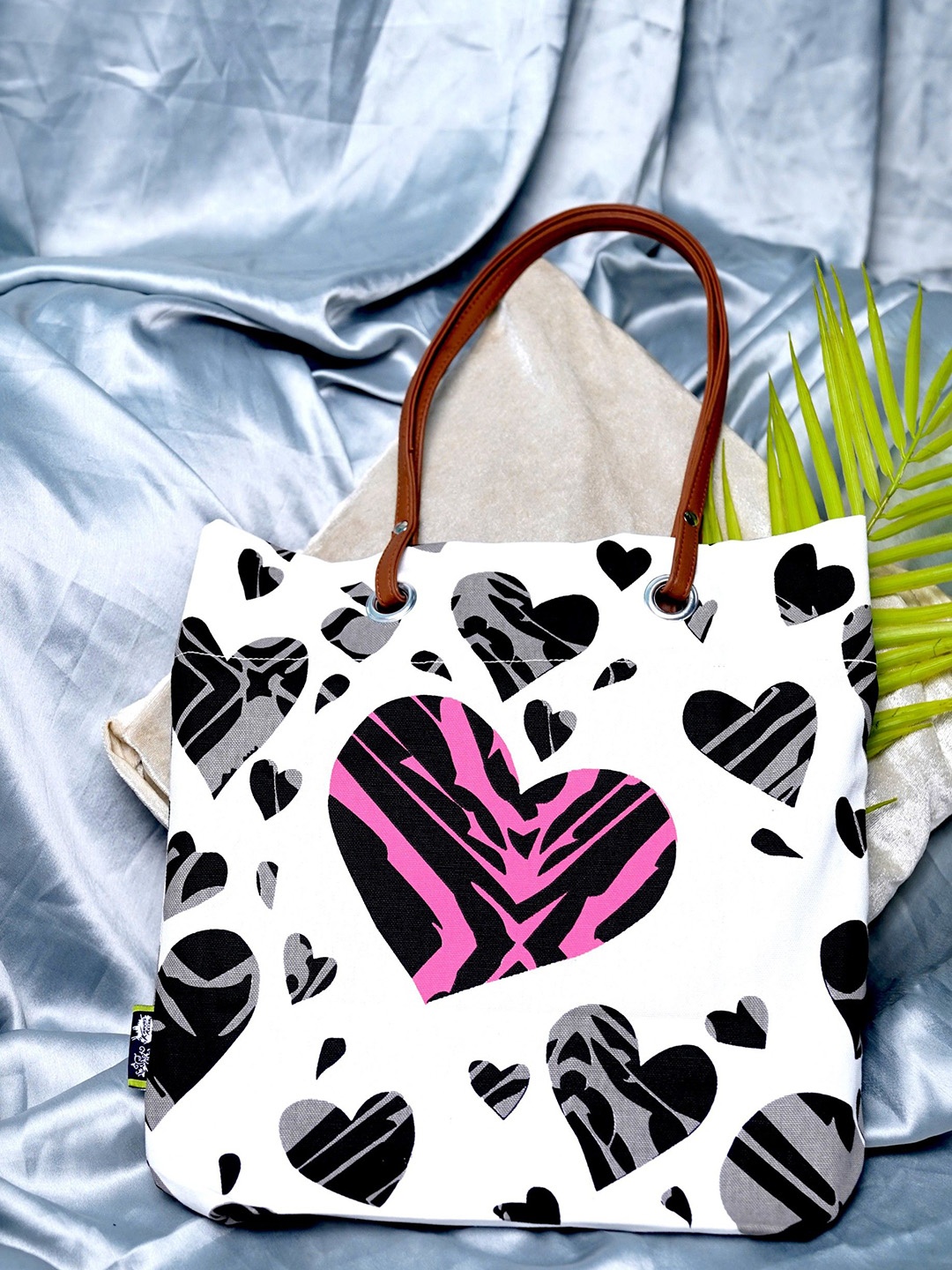 

Kanvas Katha Graphic Printed Shopper Tote Bag, White
