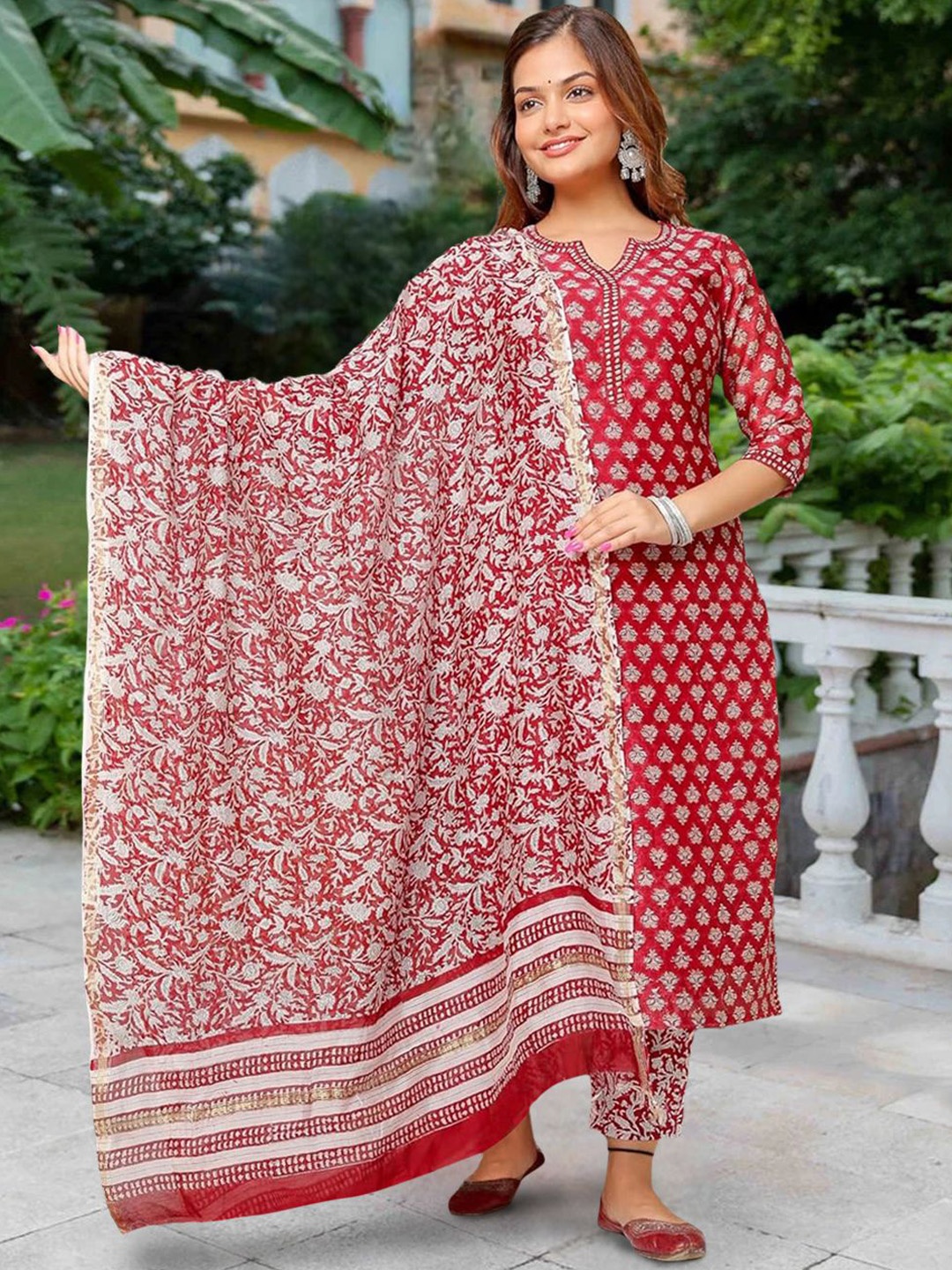 

7Threads Floral Printed Notch Neck Straight Kurta With Trousers And Dupatta, Maroon