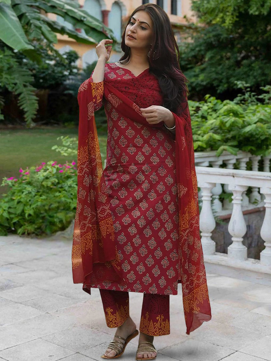 

7Threads Ethnic Motifs Printed Notch Neck Straight Kurta With Trousers And Dupatta, Red