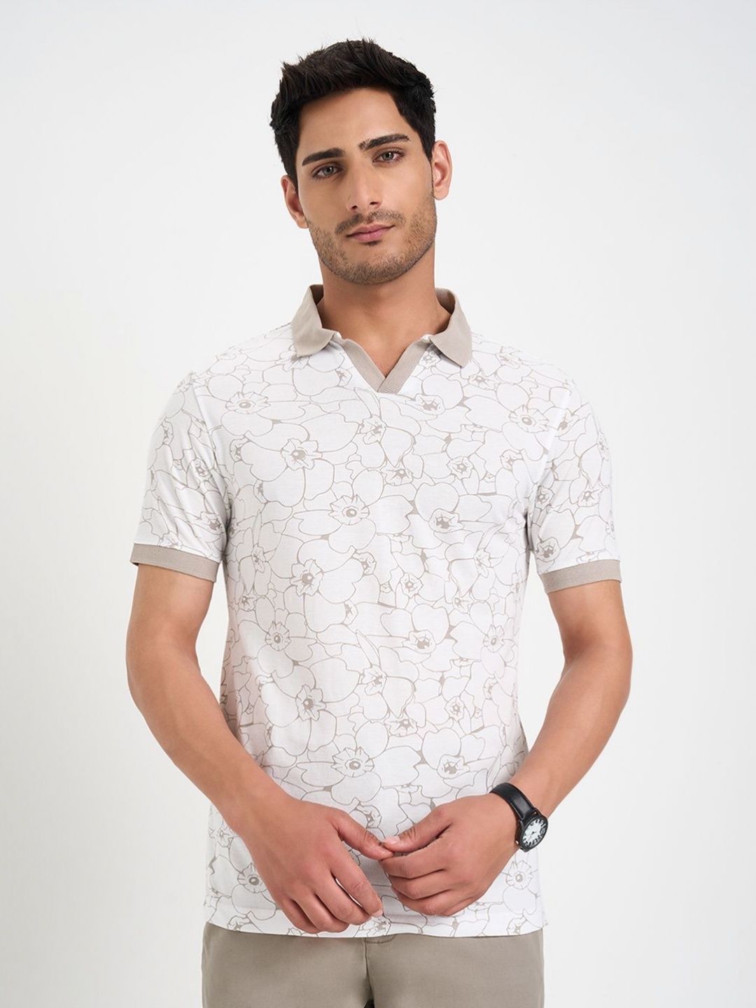 

Peregrine by Pantaloons Men Printed Polo Collar Pockets Slim Fit T-shirt, White