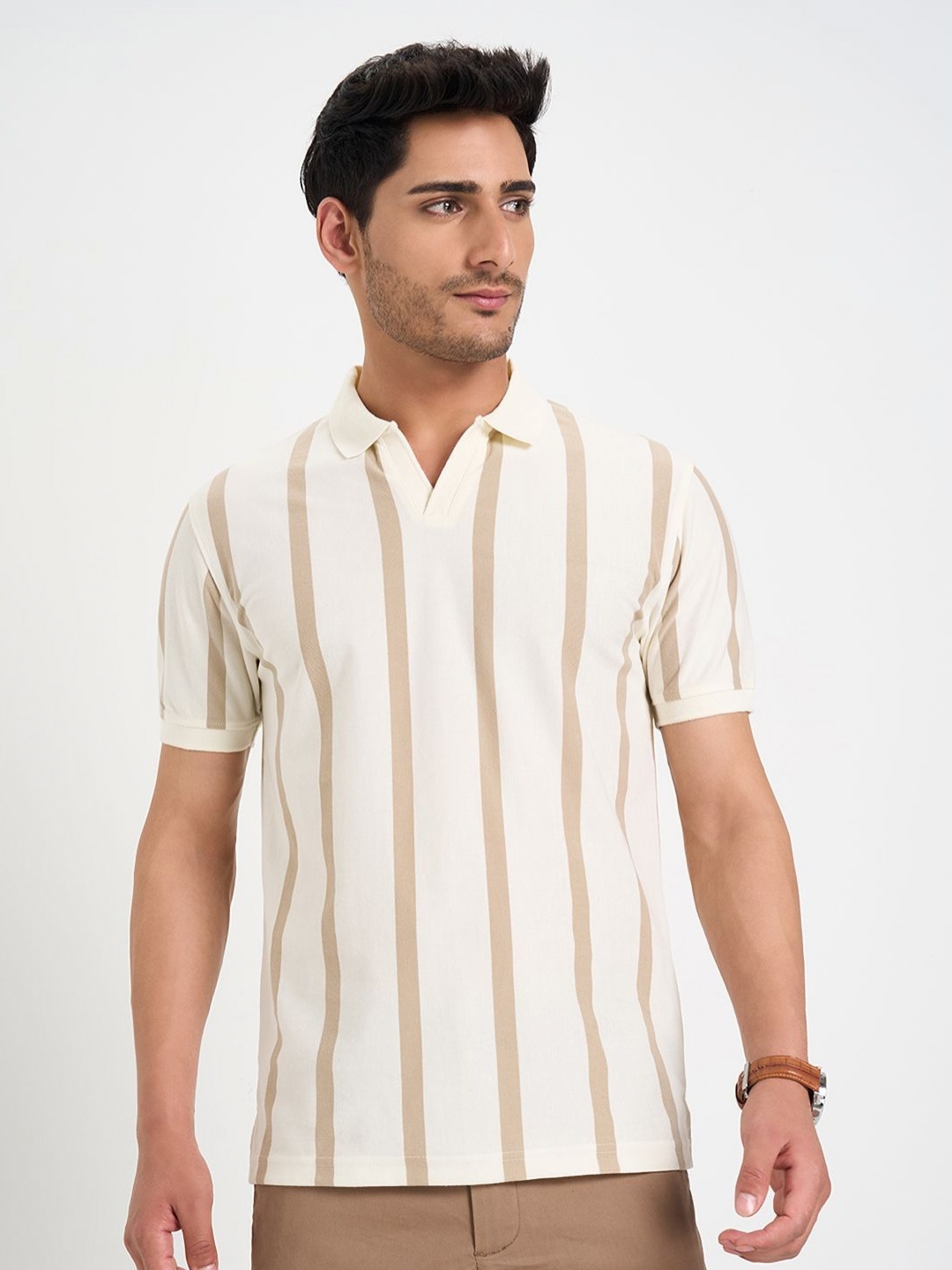 

Peregrine by Pantaloons Men Polo Collar Extended Sleeves Pockets Slim Fit T-shirt, White