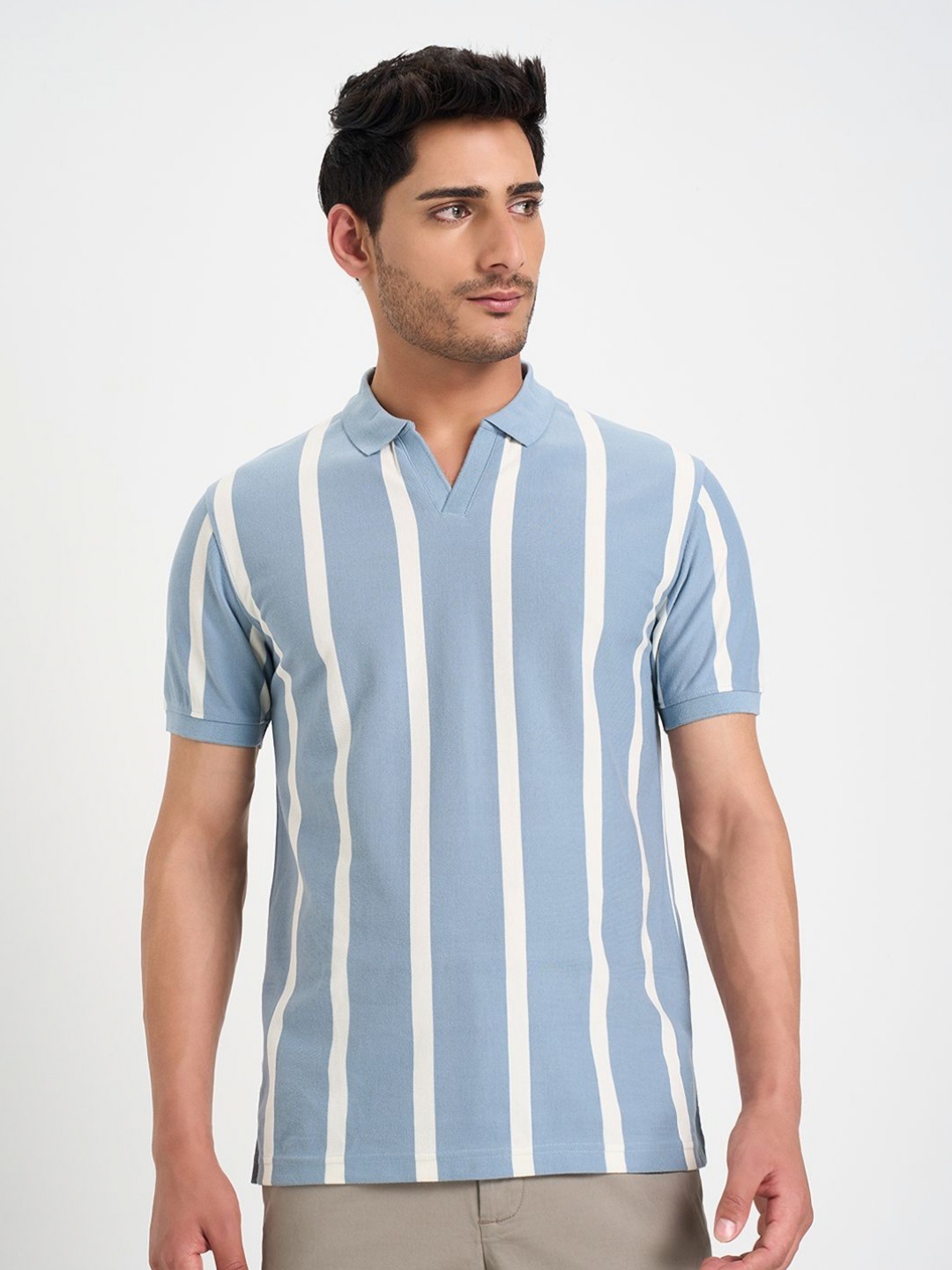 

Peregrine by Pantaloons Men Polo Collar Pockets Slim Fit T-shirt, Blue