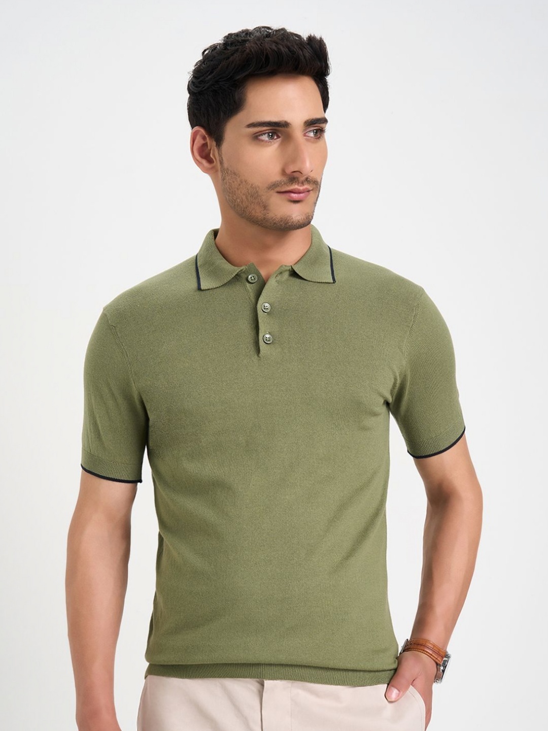 

Peregrine by Pantaloons Men Solid Polo Collar Cotton Slim Fit T-shirt, Olive