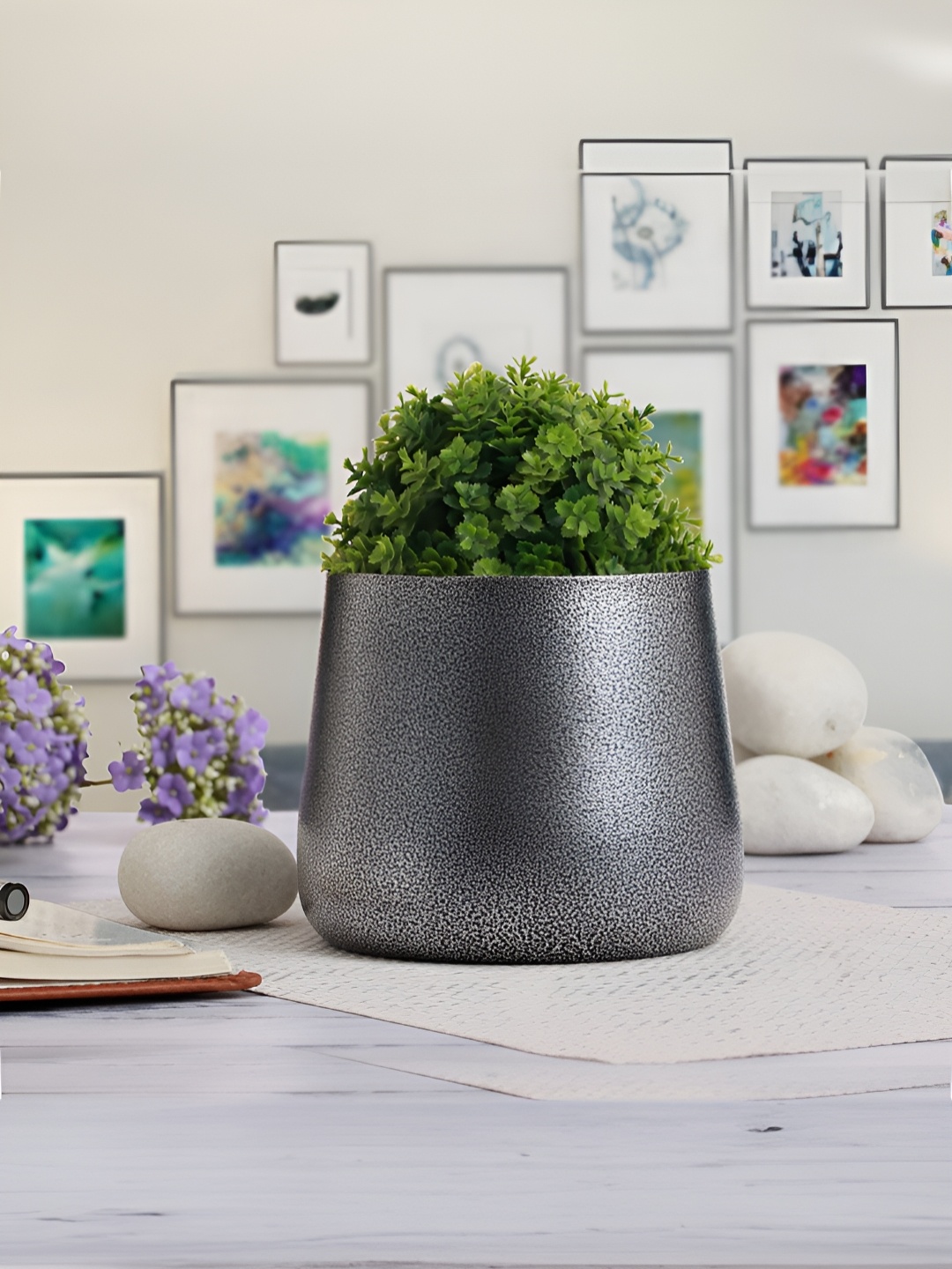 

Homspurts Silver-Toned Textured Eco Friendly Petite Blooms Planter