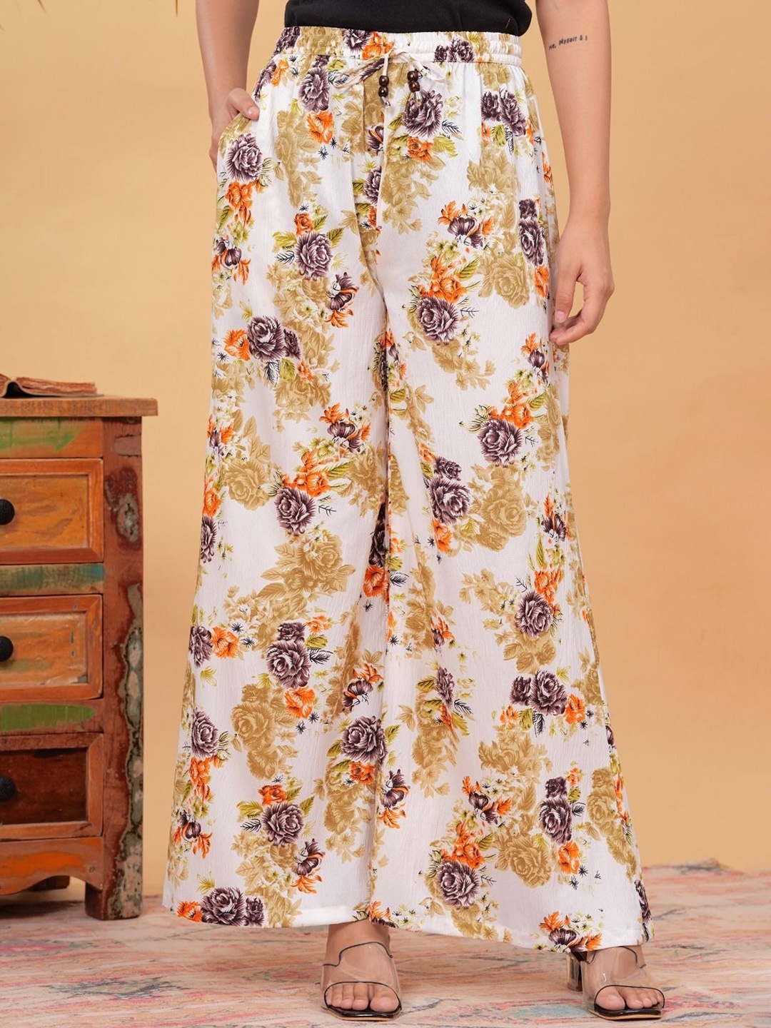 

Wakshi Kurti Women Trousers, Multi