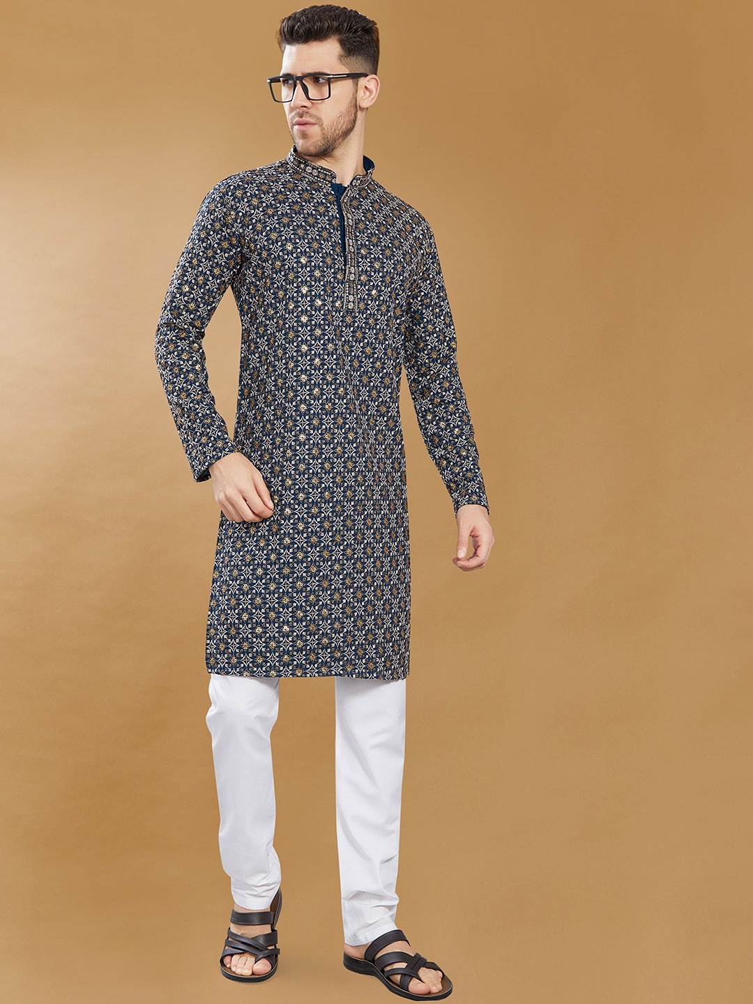 

DIVISIVE Geometric Sequence Embellished Mandarin Collar Kurta, Turquoise blue