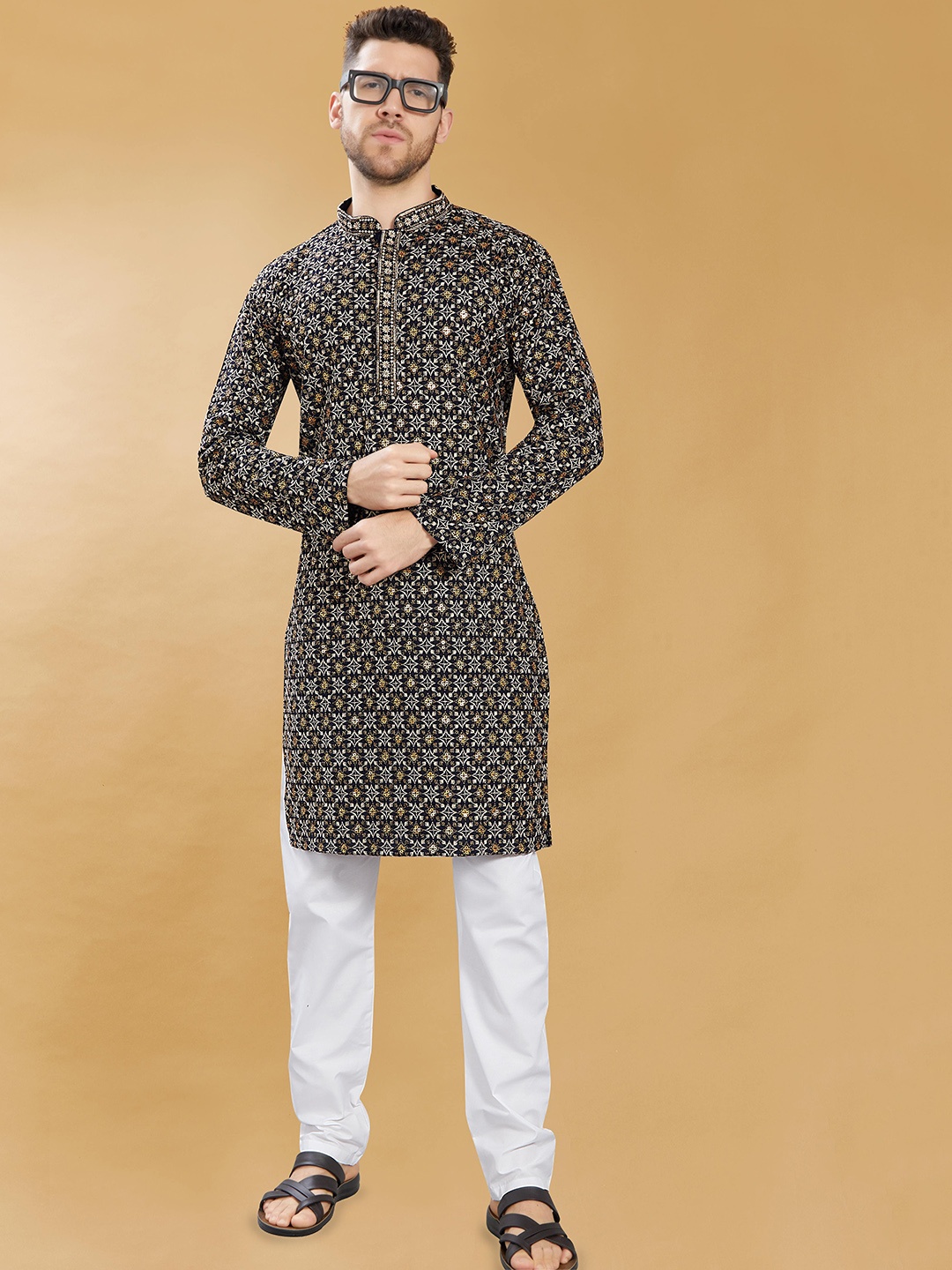 

DIVISIVE Geometric Sequence Embellished Mandarin Collar Kurta, Blue