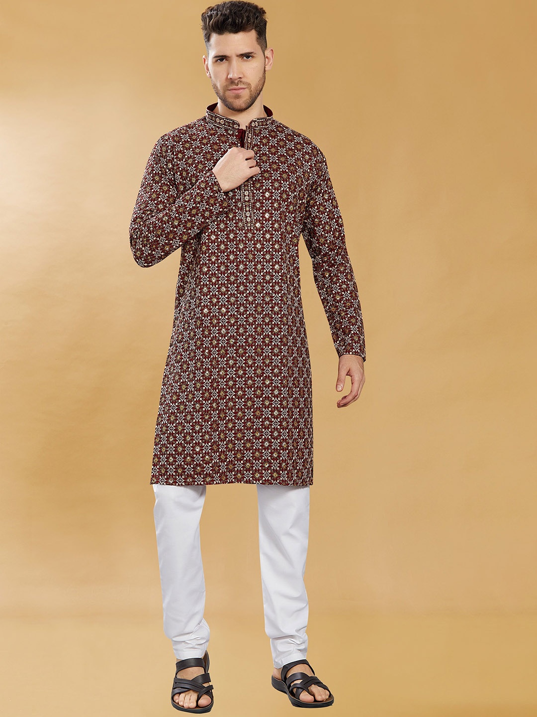

DIVISIVE Geometric Sequence Embellished Mandarin Collar Kurta, Red