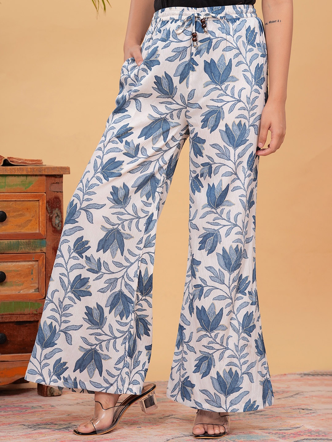 

Wakshi Kurti Women Trousers, Grey