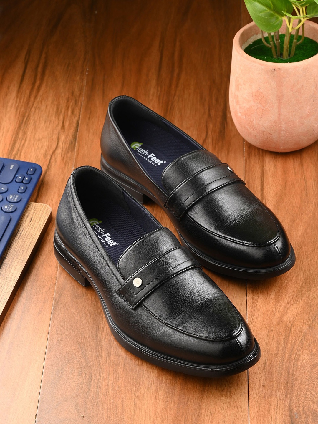 

FRESH 1947 FEET Men Leather Formal Loafers, Black