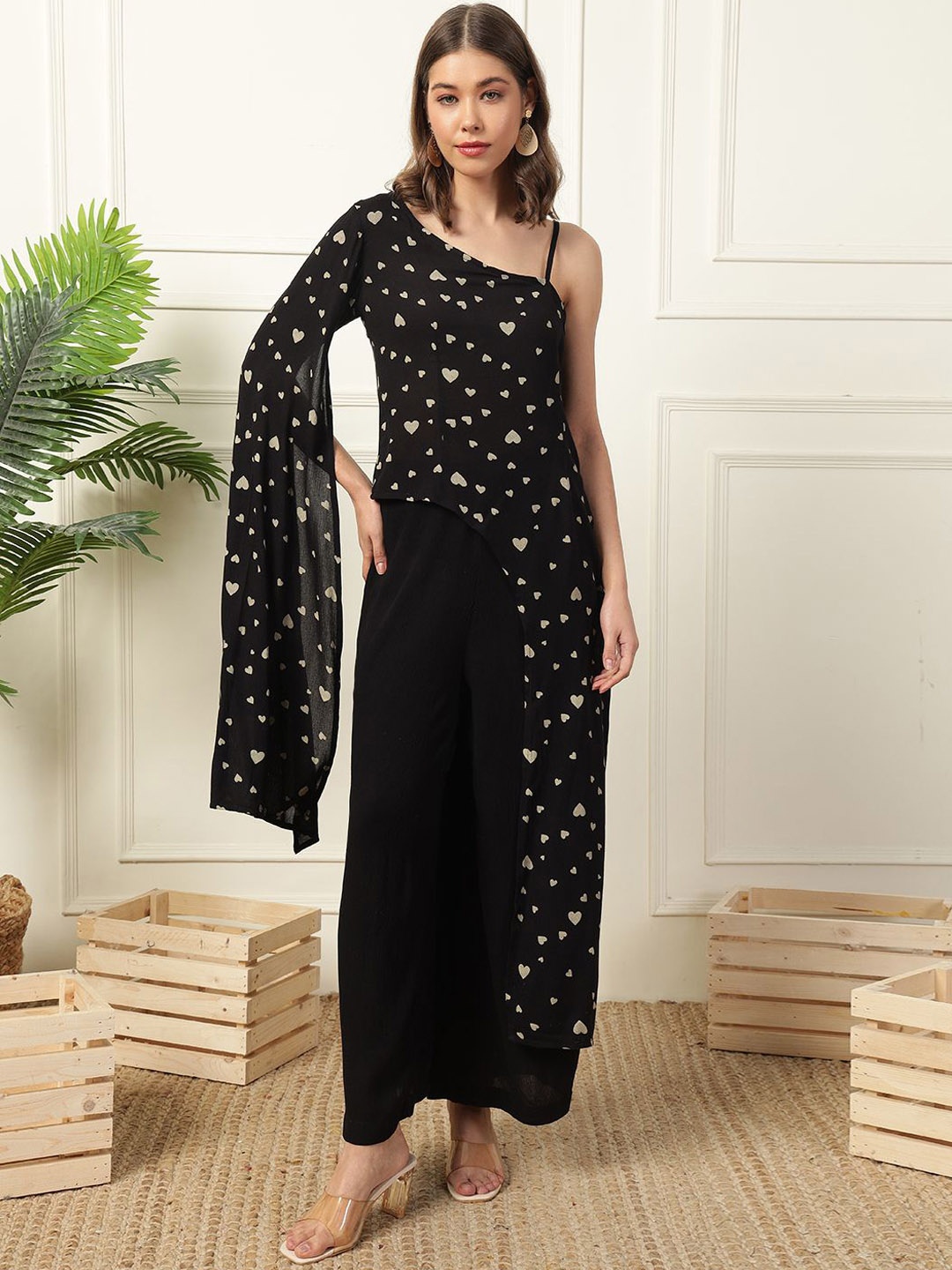 

DEEBACO Quirky Printed One Shoulder Neck Top With Trousers, Black