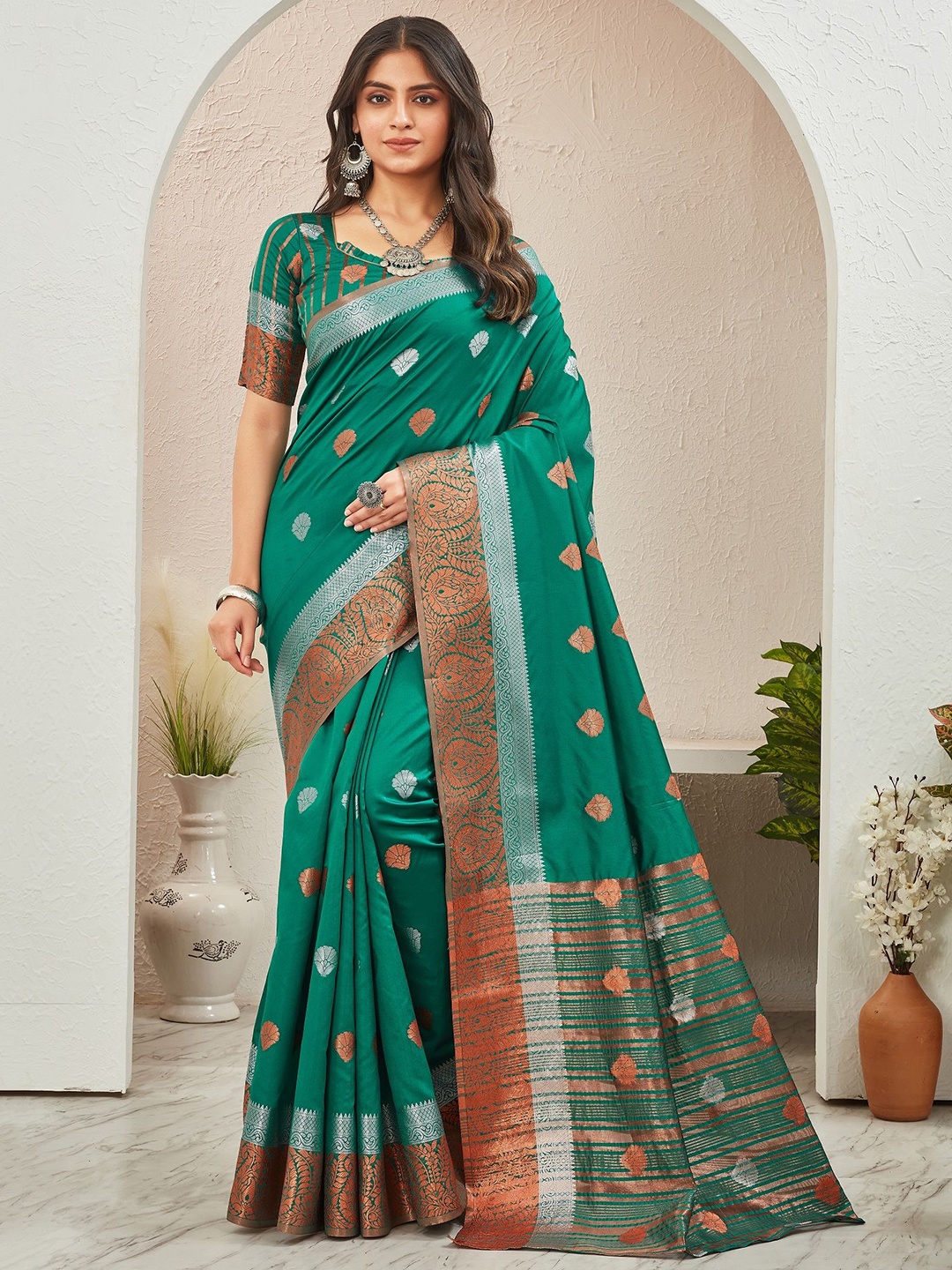 

ROFOLO Woven Design Zari Saree, Sea green