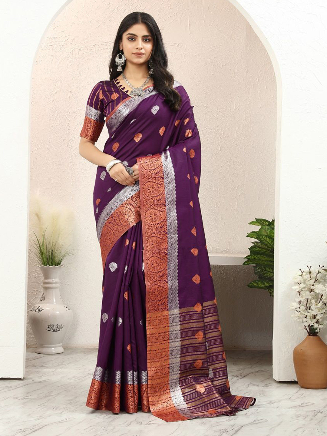 

ROFOLO Woven Design Zari Silk Saree, Magenta