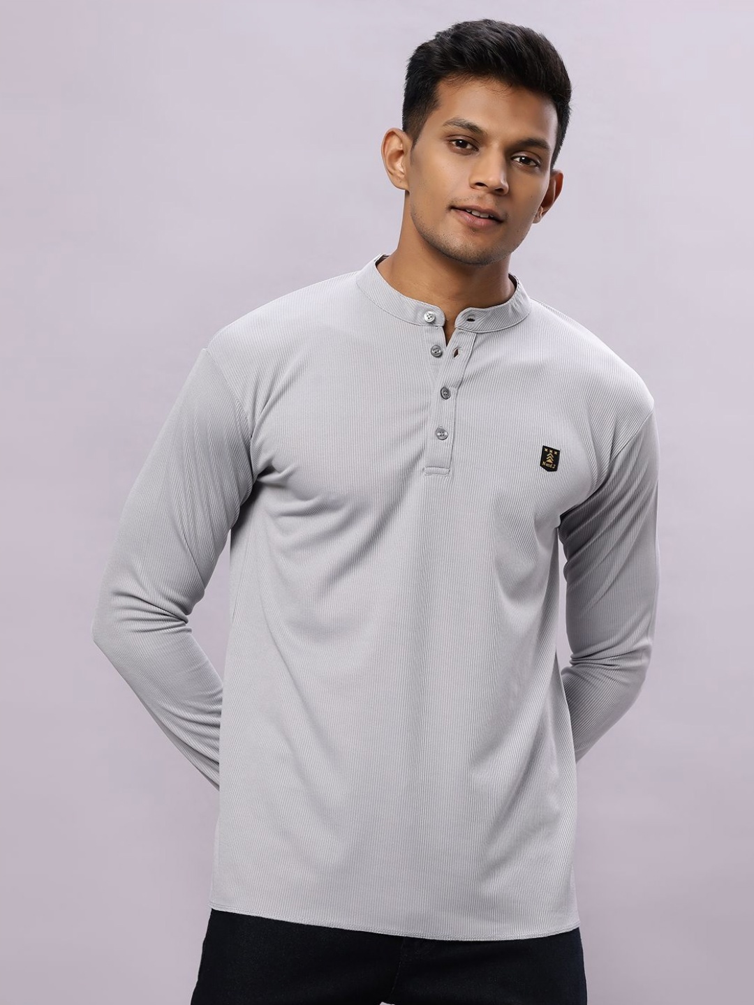 

N AND J Men Henley Neck Applique T-shirt, Grey