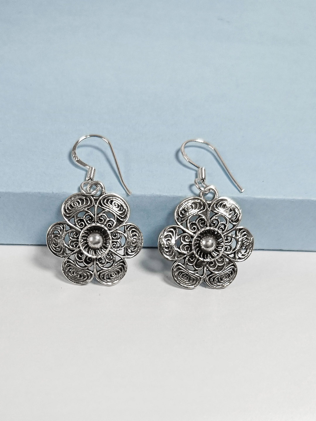 

INARI SHINES 925 Sterling Silver Floral Oxidised Drop Earrings