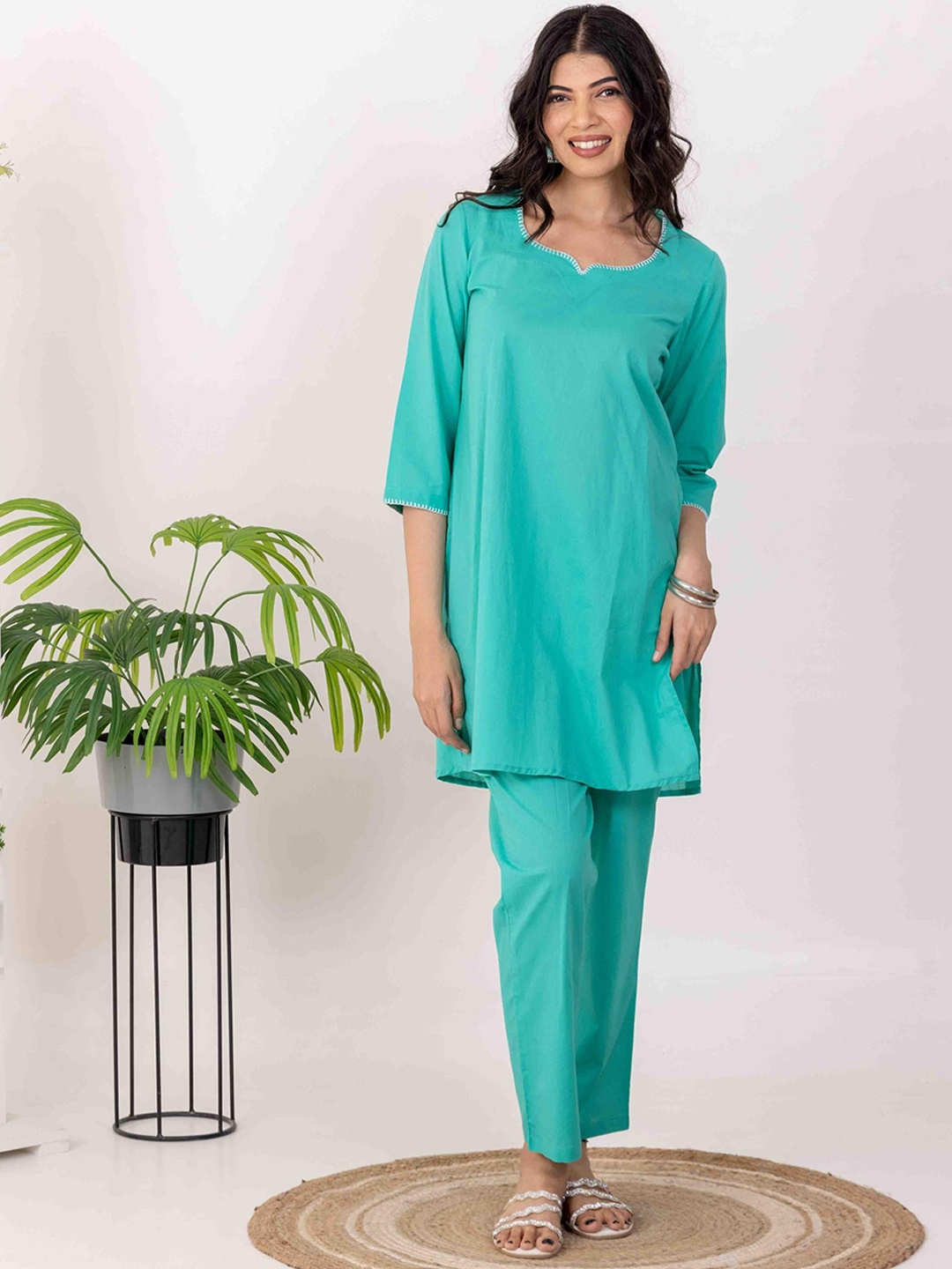 

INAAYA JAIPUR Embroidered Tunic With Trousers Co-Ords, Sea green