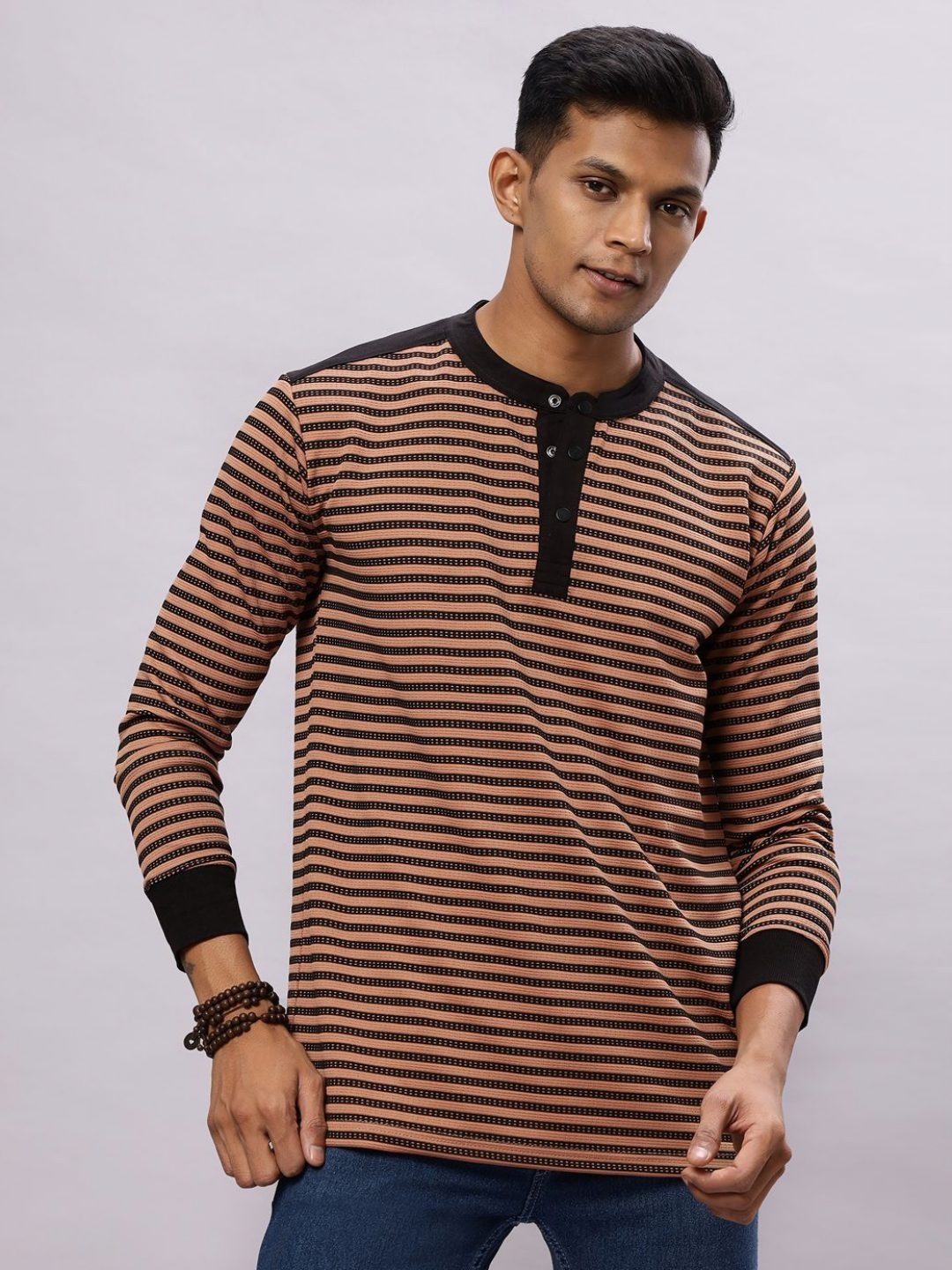 

N AND J Men Henley Neck Monochrome Pockets T-shirt, Brown