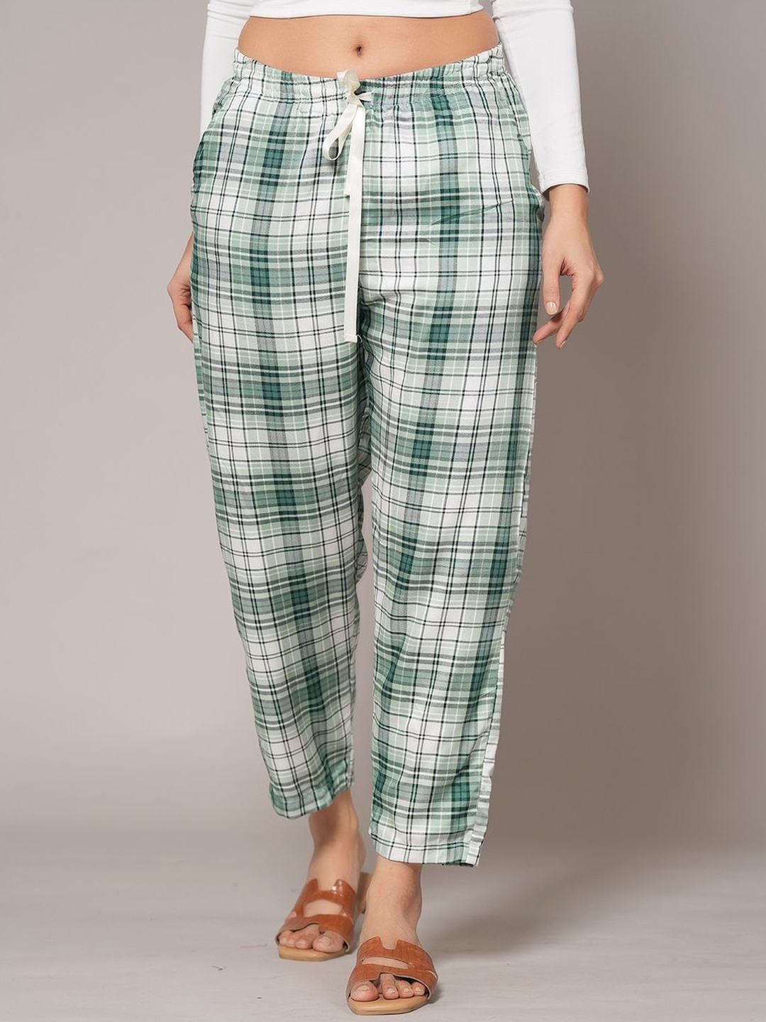 

Style Shoes Women Checked Mid-Rise Regular Fit Lounge Pant, Green